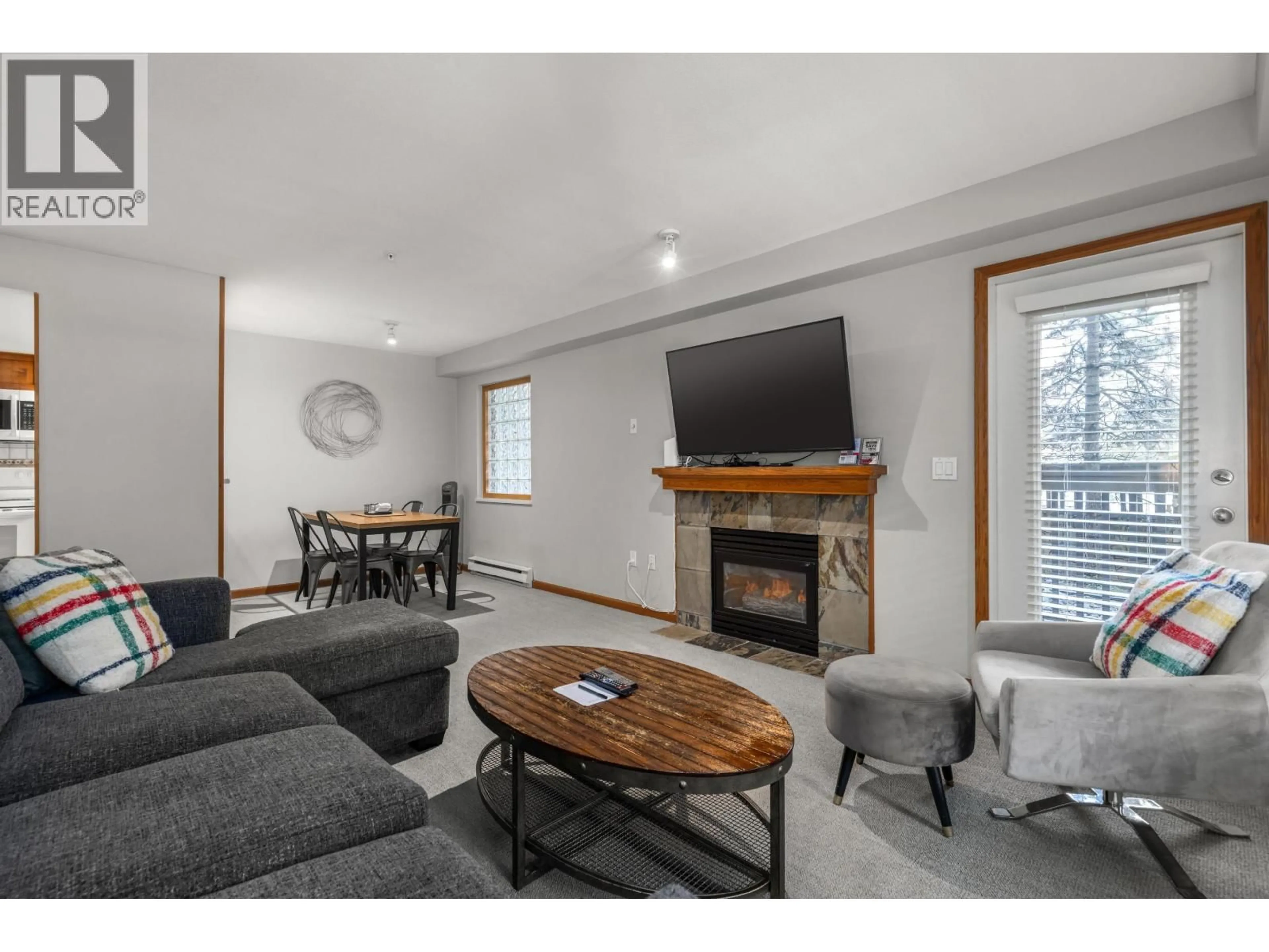 Living room with furniture, unknown for 1 - 4355 NORTHLANDS BOULEVARD, Whistler British Columbia V8E1C3