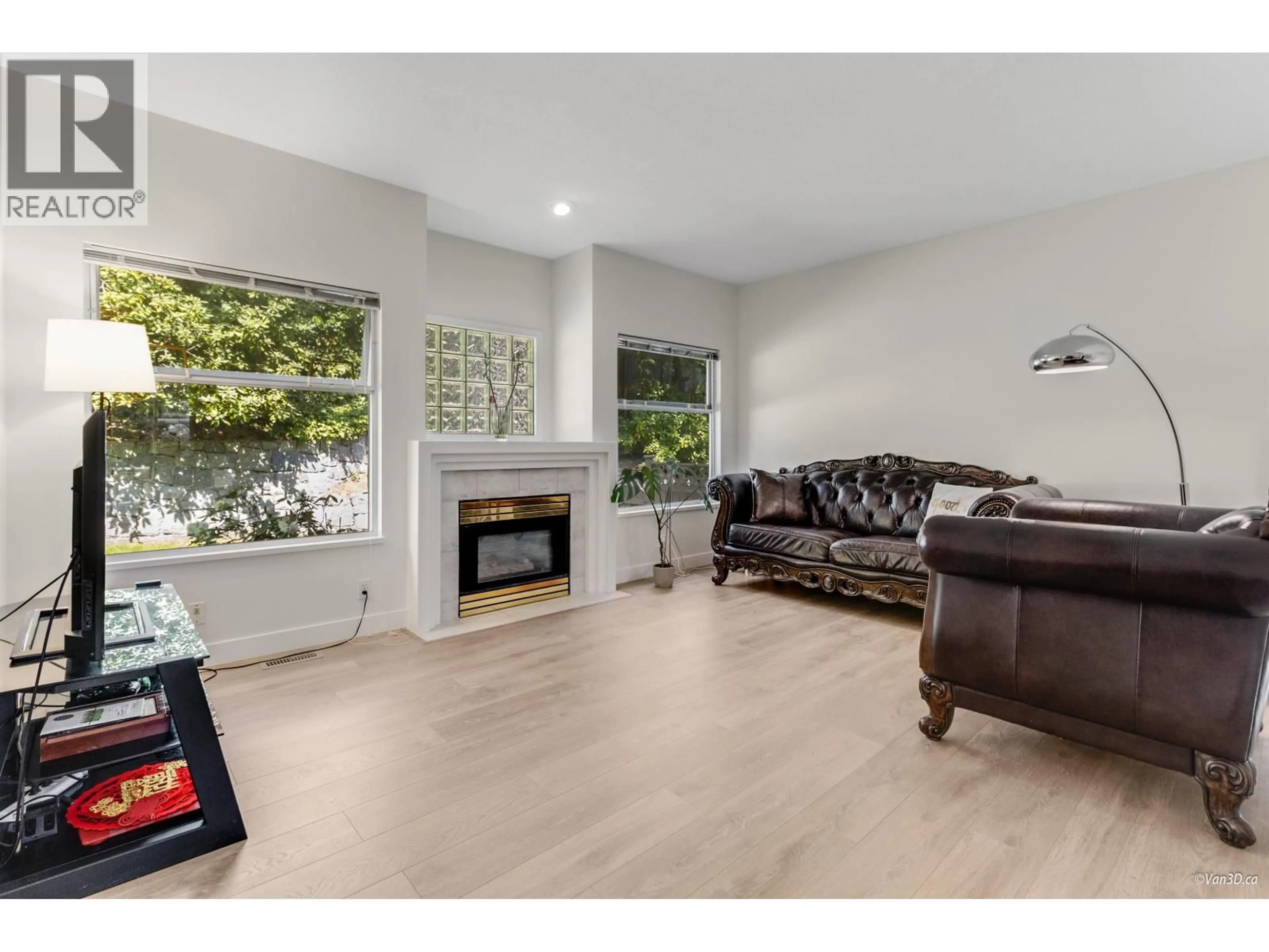 Living room with furniture, unknown for 4 - 2951 PANORAMA DRIVE, Coquitlam British Columbia V3E2W3