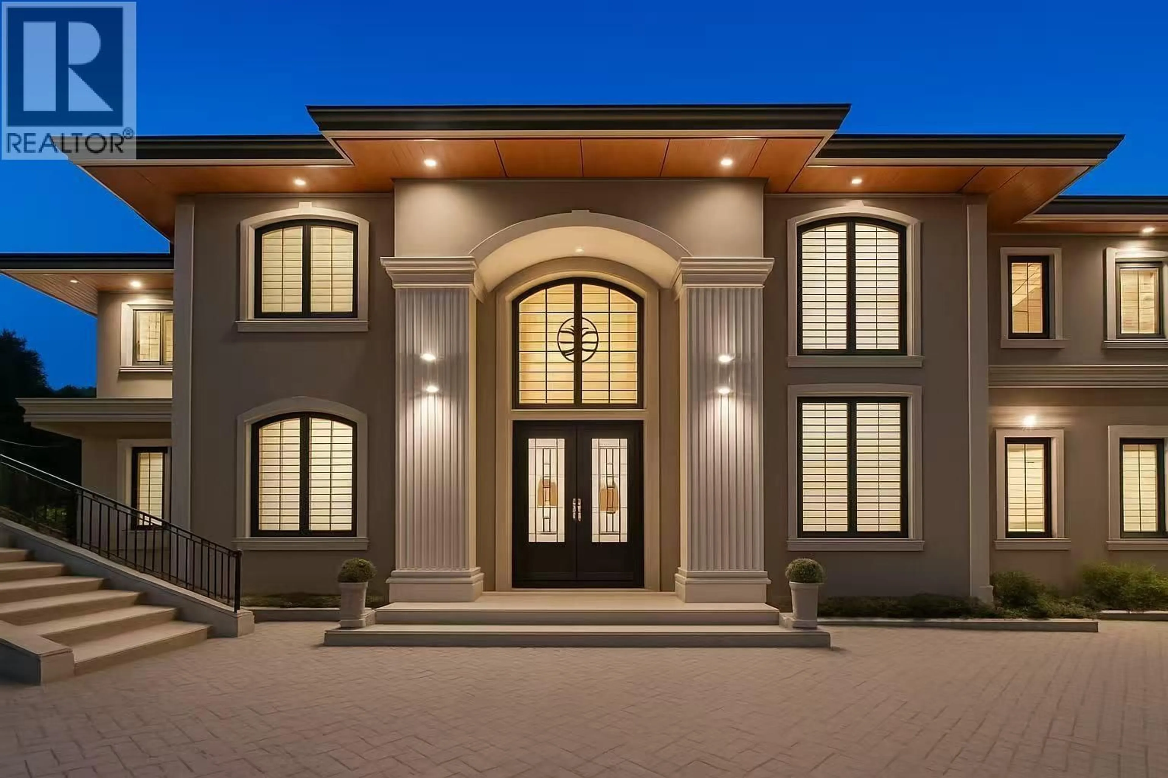 Indoor entryway for 558 GLENROSS ROAD, West Vancouver British Columbia V7S1L5