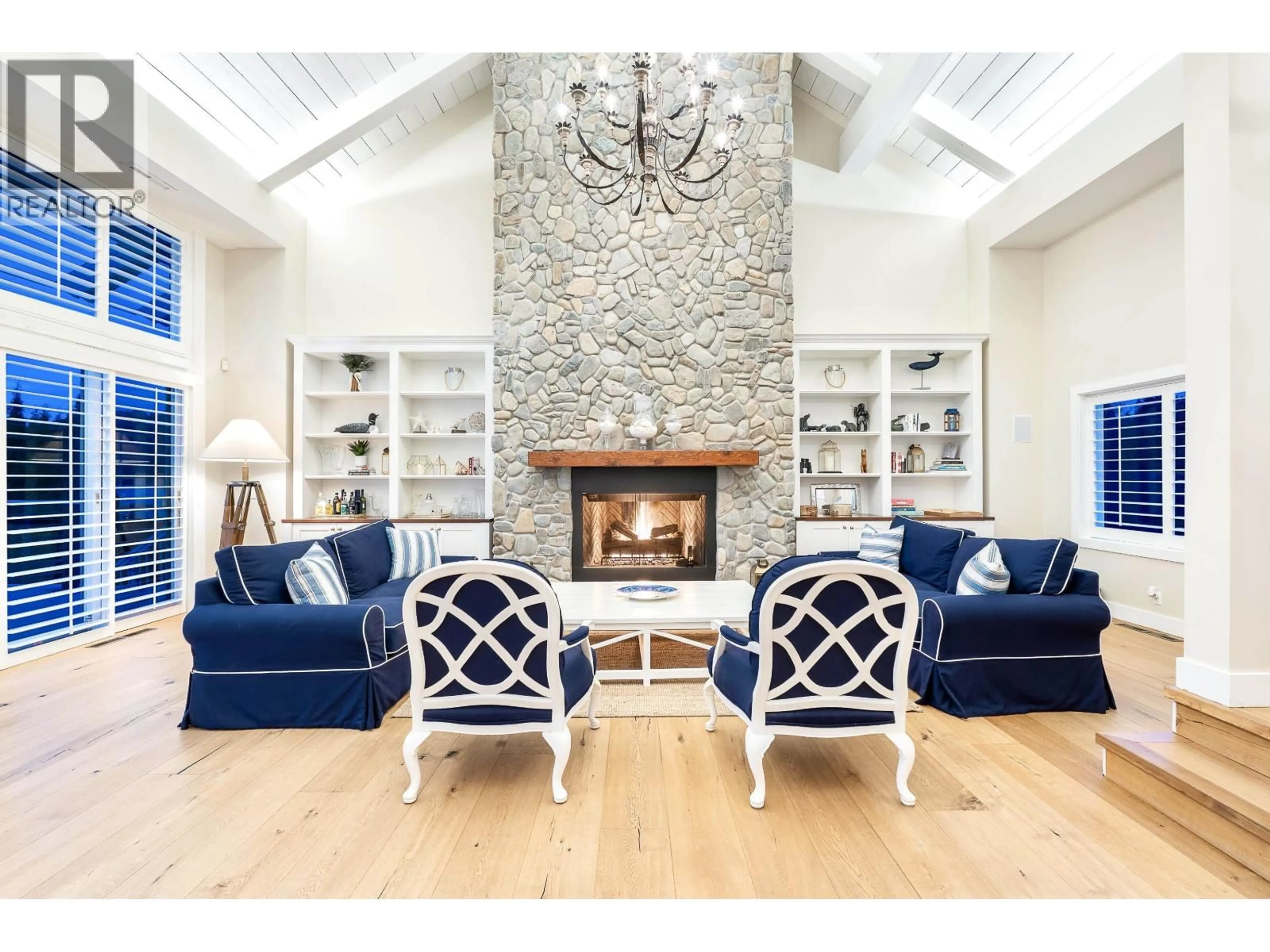 Living room with furniture, unknown for 614 LOWRY LANE, North Vancouver British Columbia V7G1R3