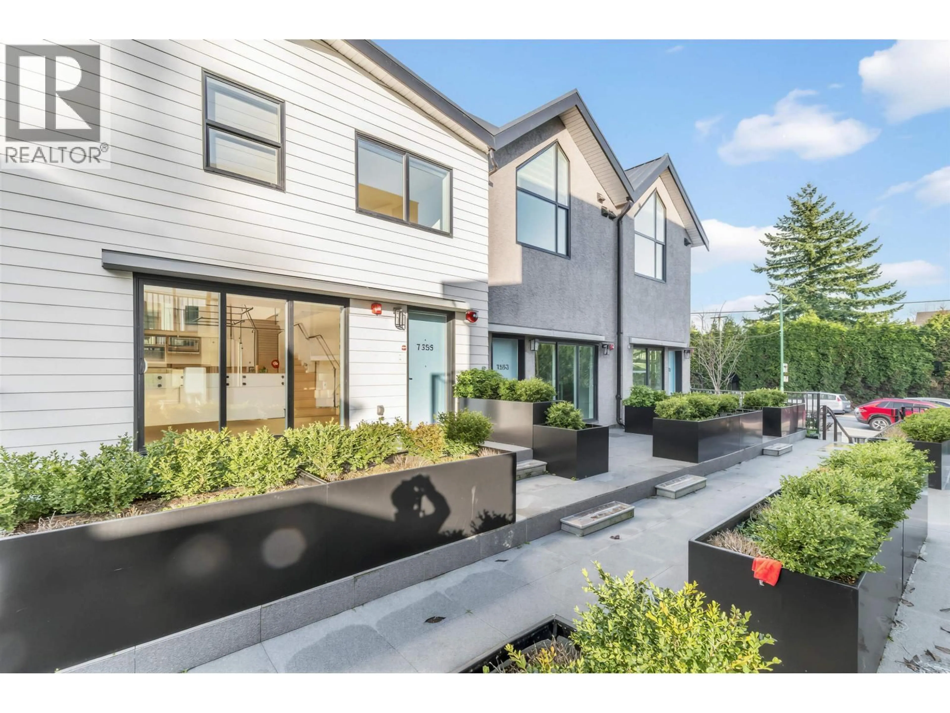 Unknown for 7353 OAK STREET, Vancouver British Columbia V6P1V9