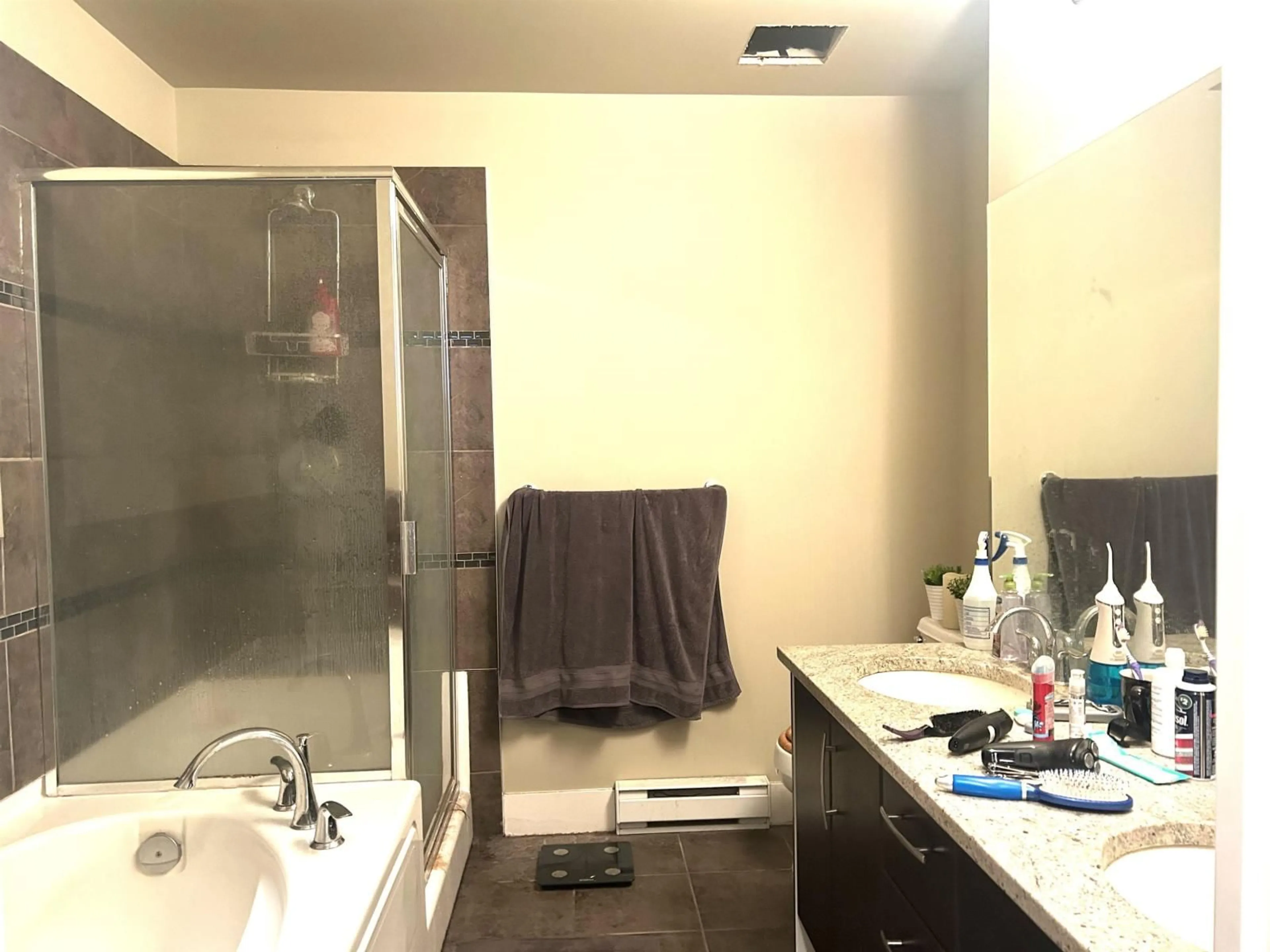 Standard bathroom, ceramic/tile floor for 314 - 2632 PAULINE STREET, Abbotsford British Columbia V2S0C9