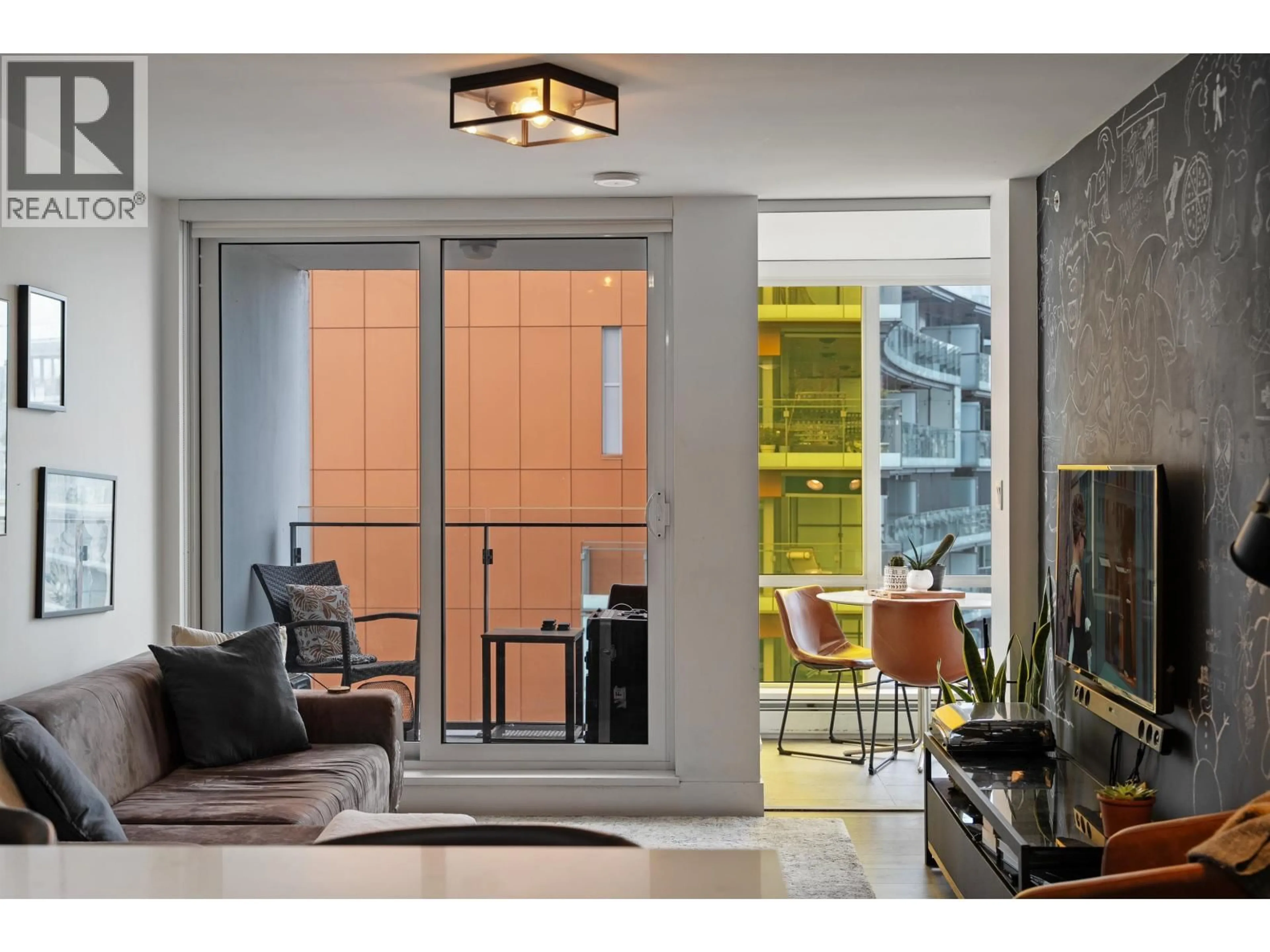 Indoor entryway for 1609 - 1788 COLUMBIA STREET, Vancouver British Columbia V5Y0L7