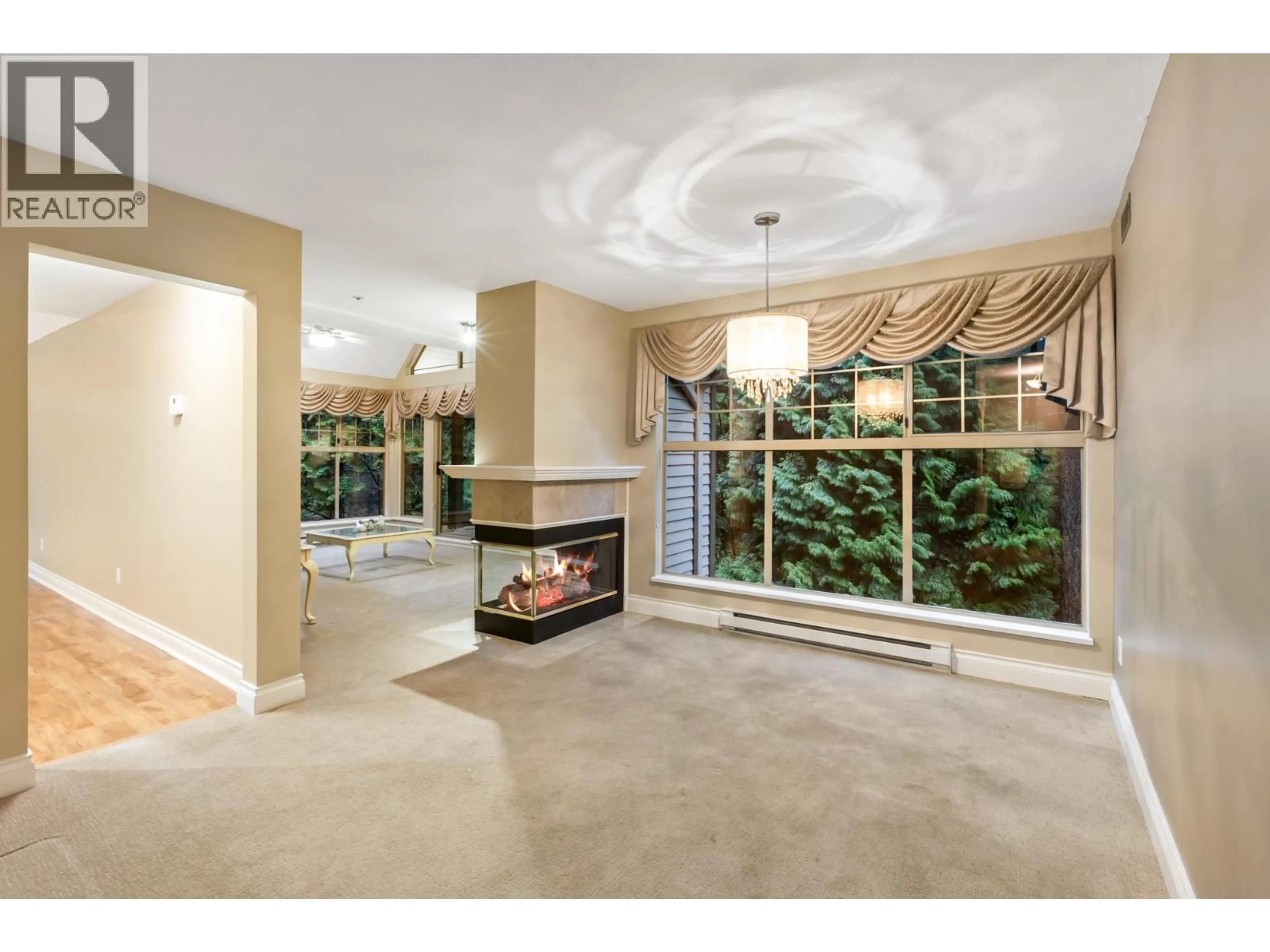 Indoor foyer for 303 - 180 RAVINE DRIVE, Port Moody British Columbia V3H4Z3