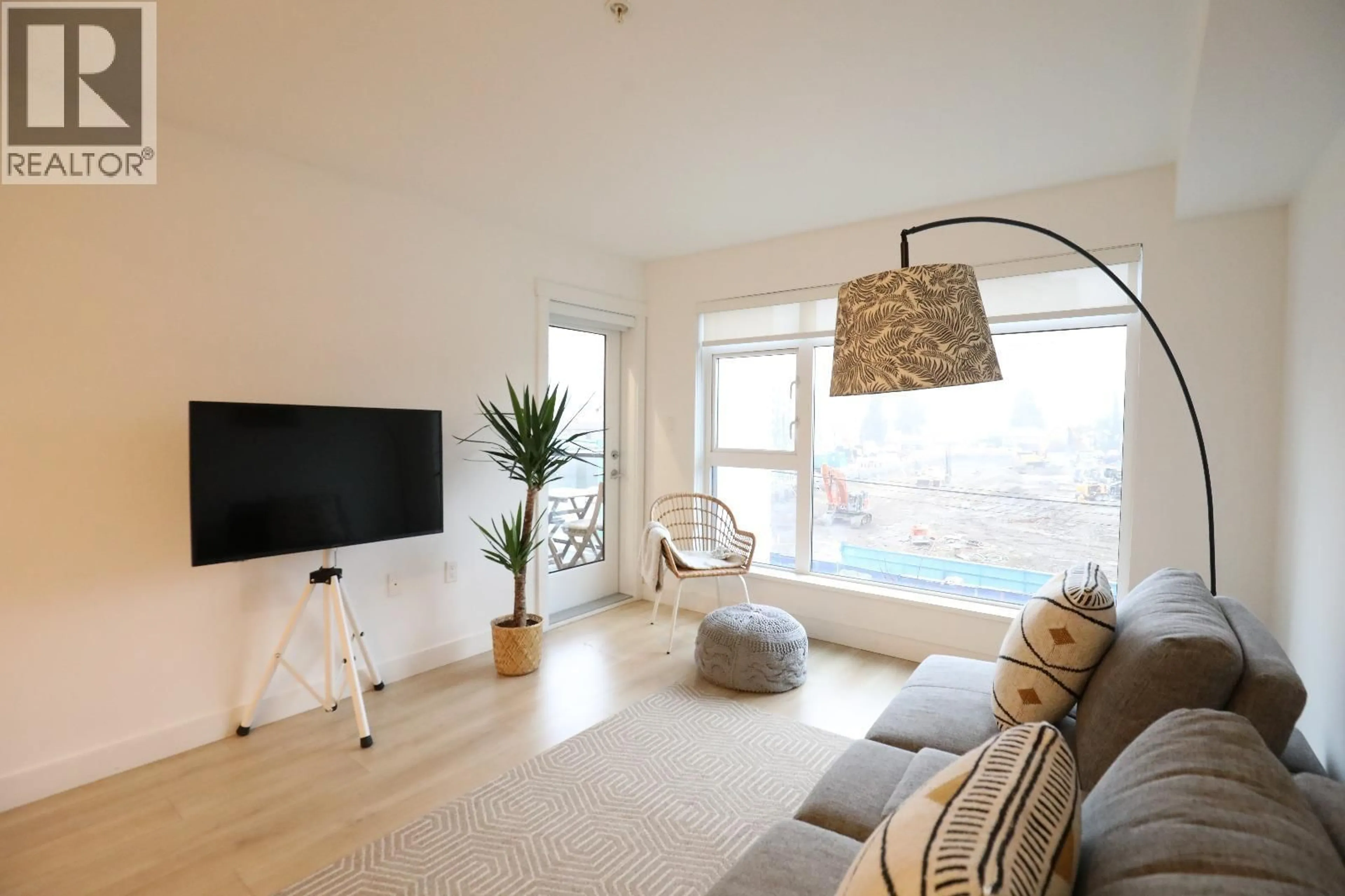 Living room with furniture, unknown for 309 - 1519 CROWN STREET, North Vancouver British Columbia V7J1G6