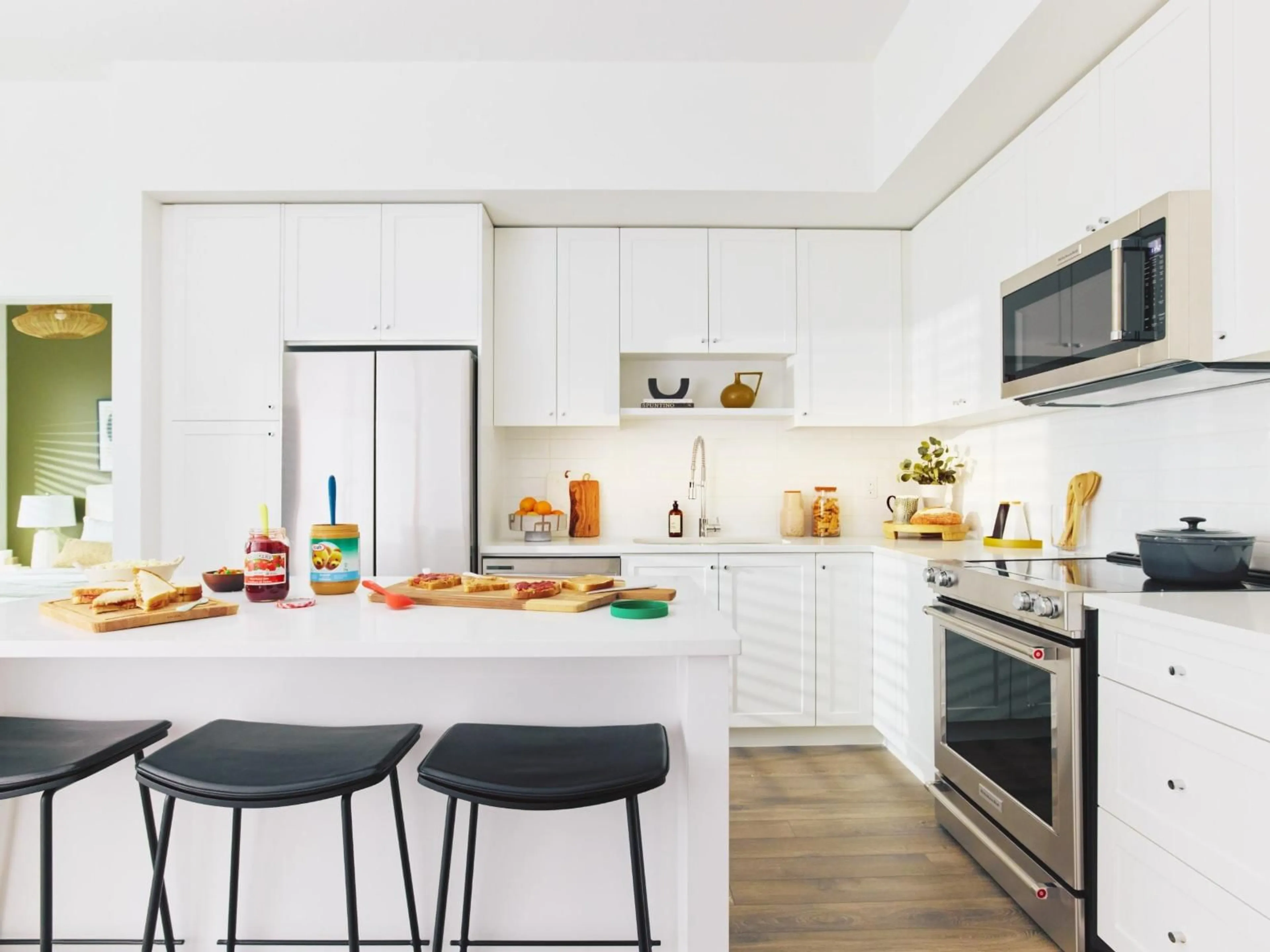 Contemporary kitchen, unknown for 413 - 15780 FRASER HIGHWAY, Surrey British Columbia V0V0V0