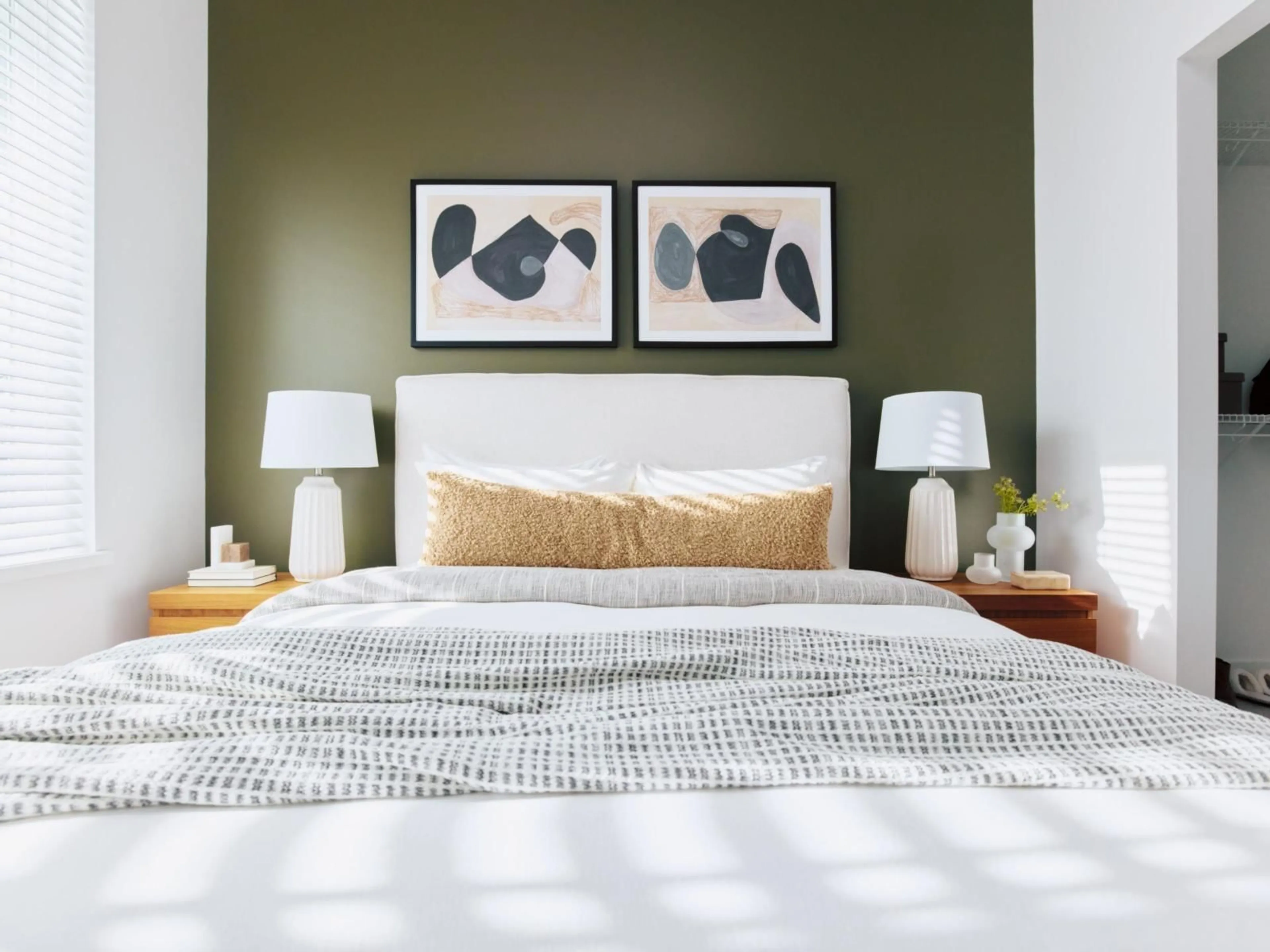 Bedroom with bed, unknown for 413 - 15780 FRASER HIGHWAY, Surrey British Columbia V0V0V0