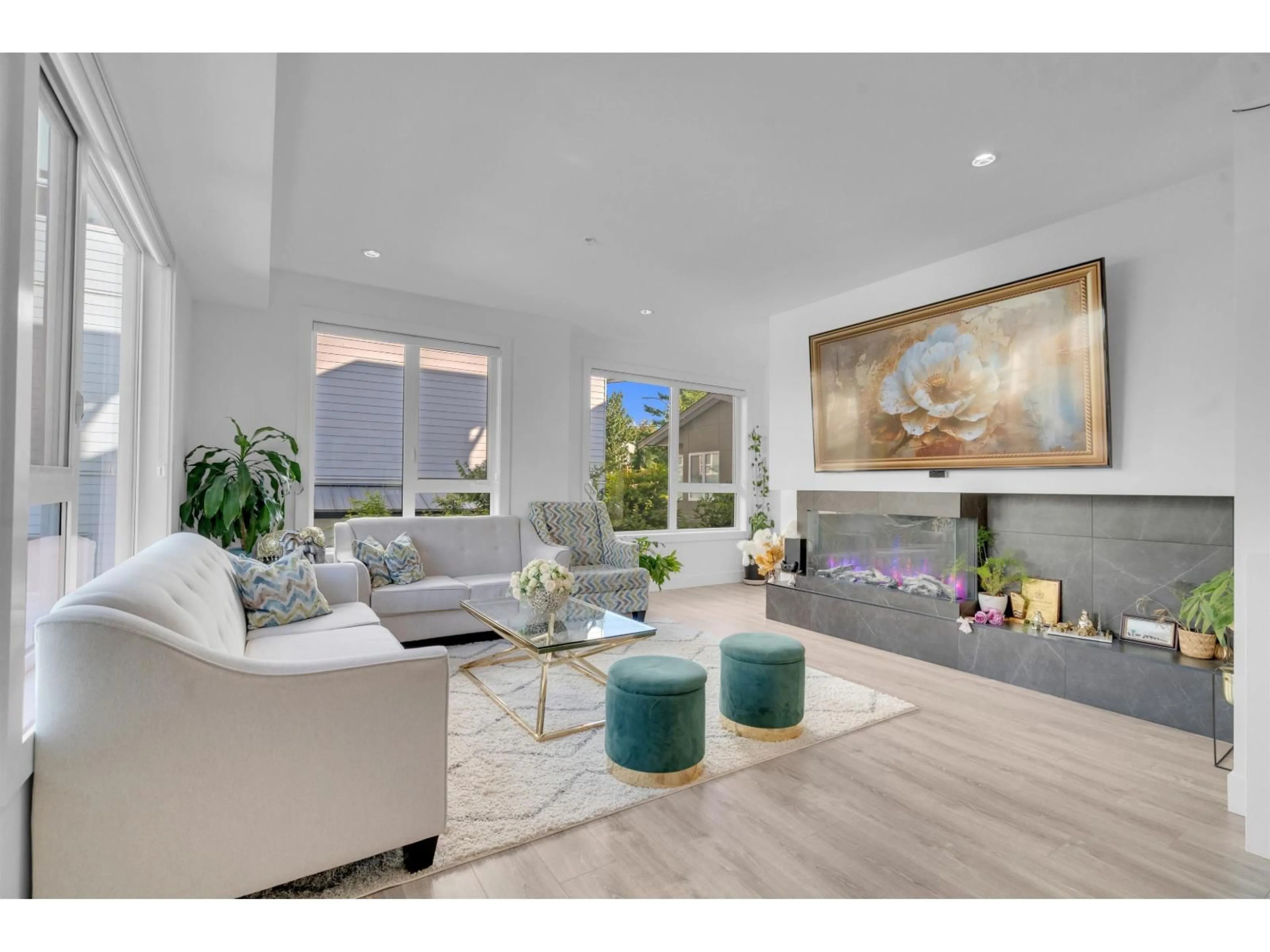 Living room with furniture, unknown for 24 - 15030 28 AVENUE, Surrey British Columbia V4P0H3