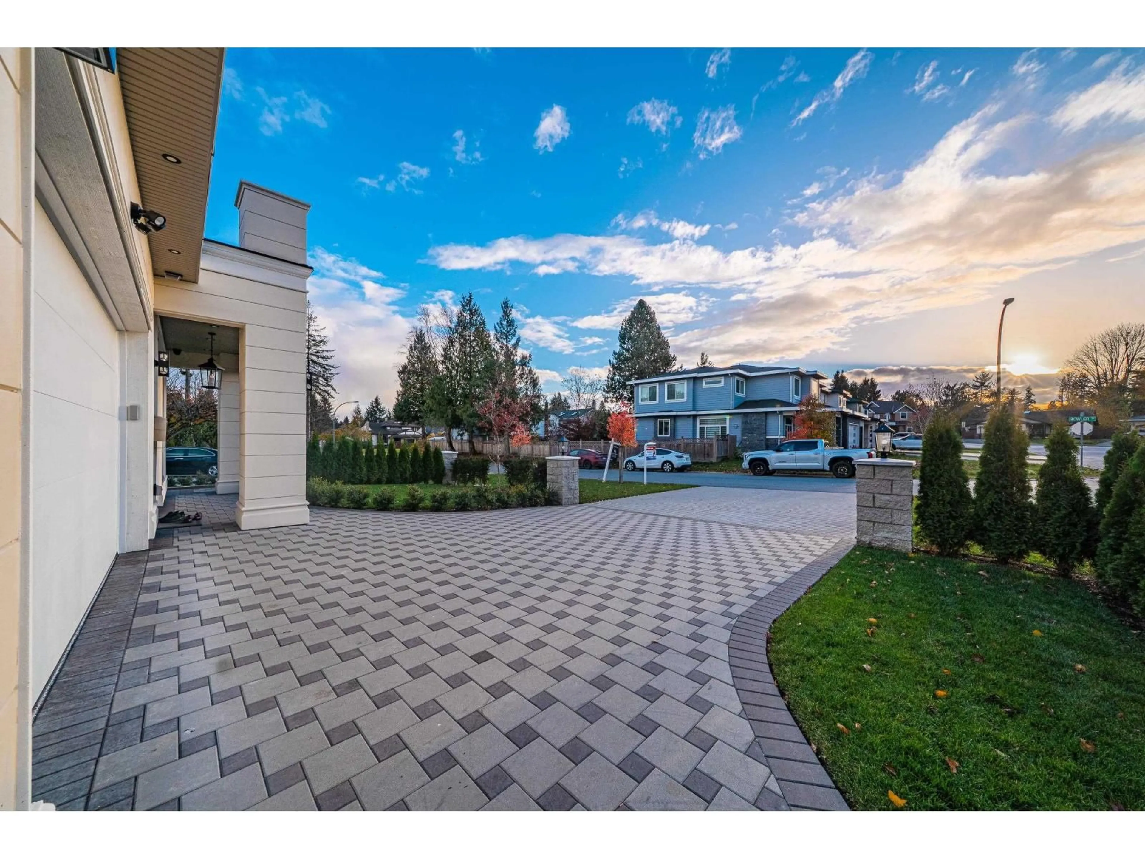 Patio, street for 2096 BOWLER DRIVE, Surrey British Columbia V4A5A3
