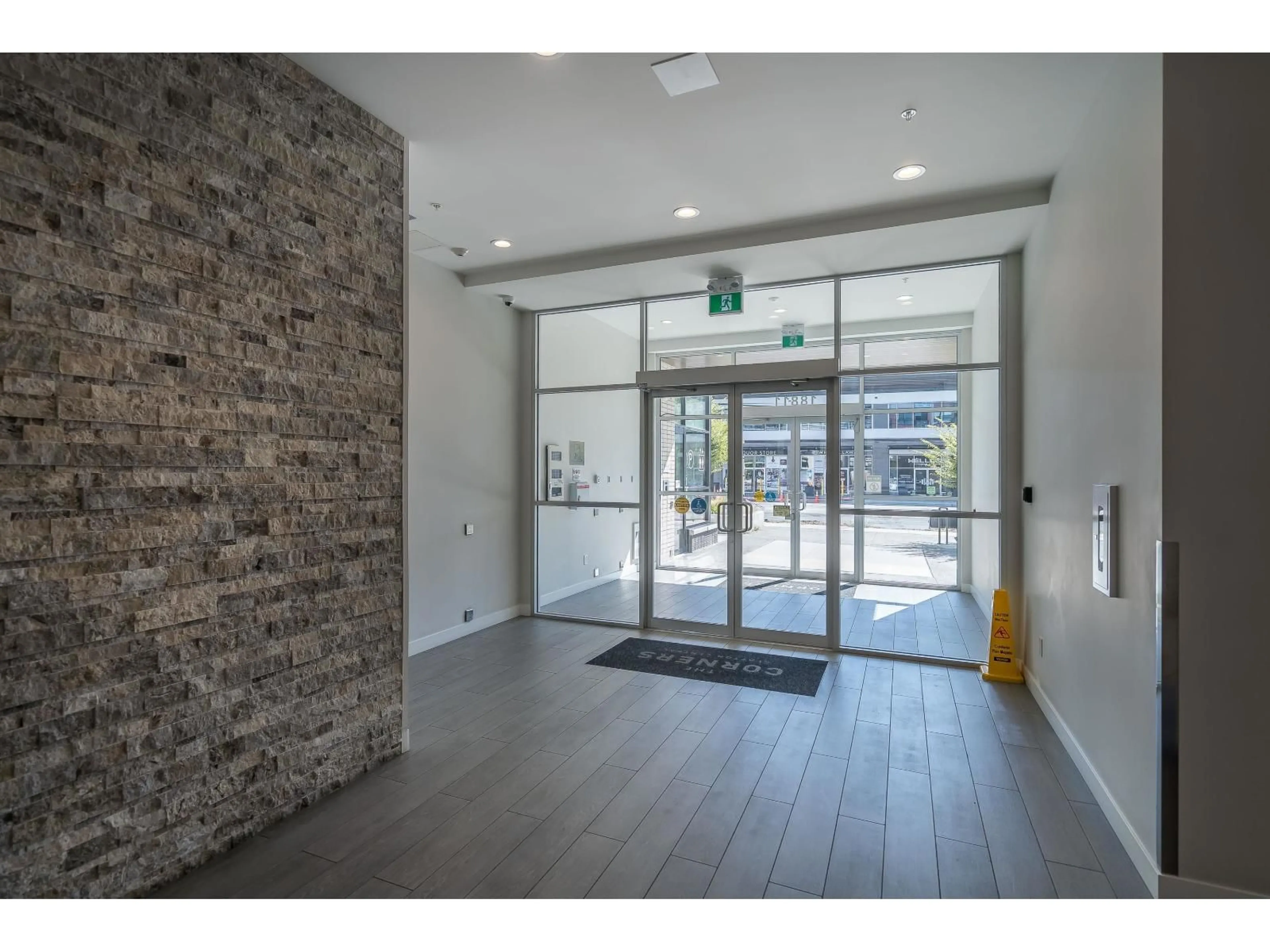 Indoor foyer for 414 - 18811 72 AVENUE, Surrey British Columbia V4N6W7