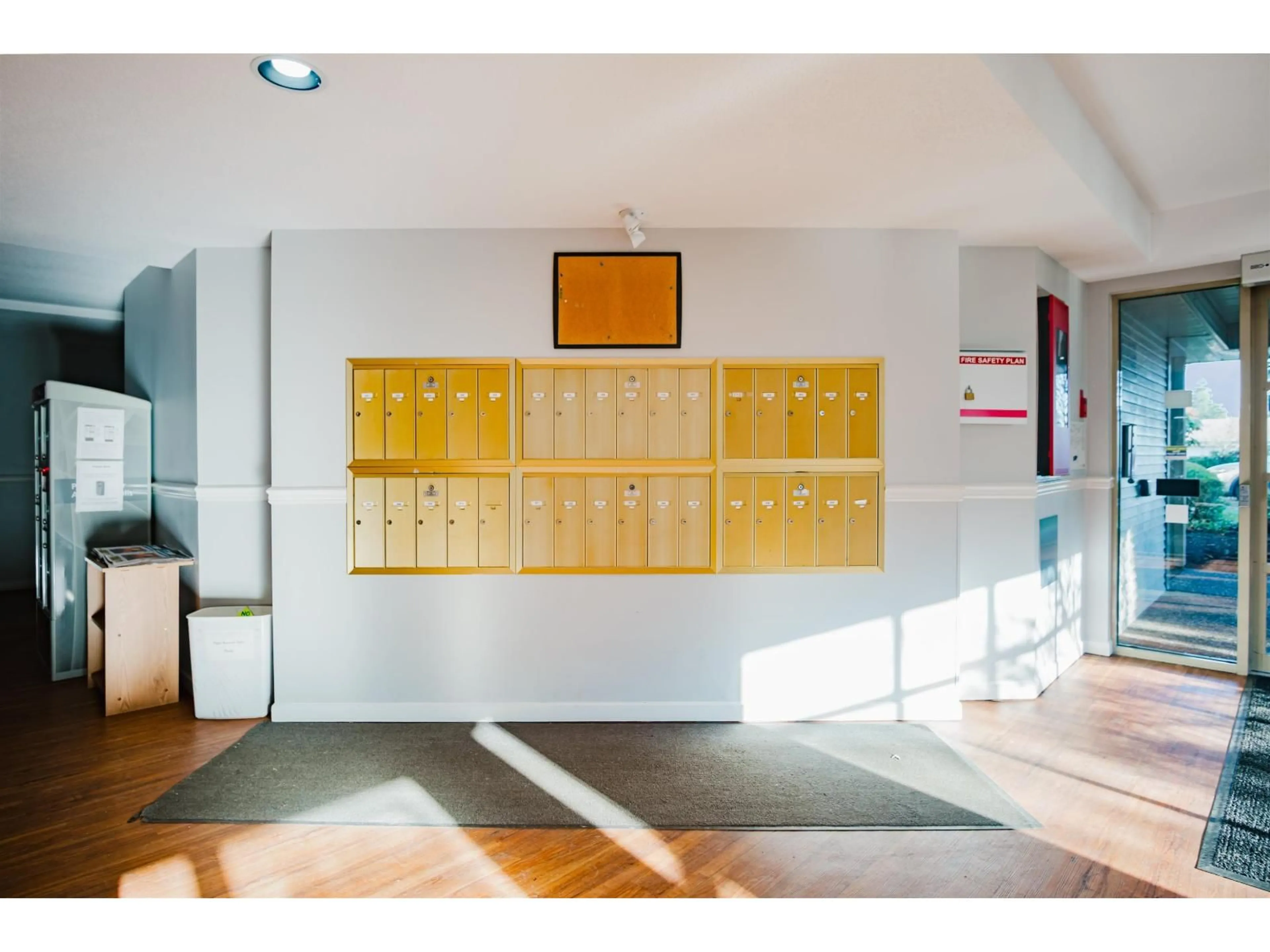 Indoor foyer for 204 - 10721 139 STREET, Surrey British Columbia V3T4L8