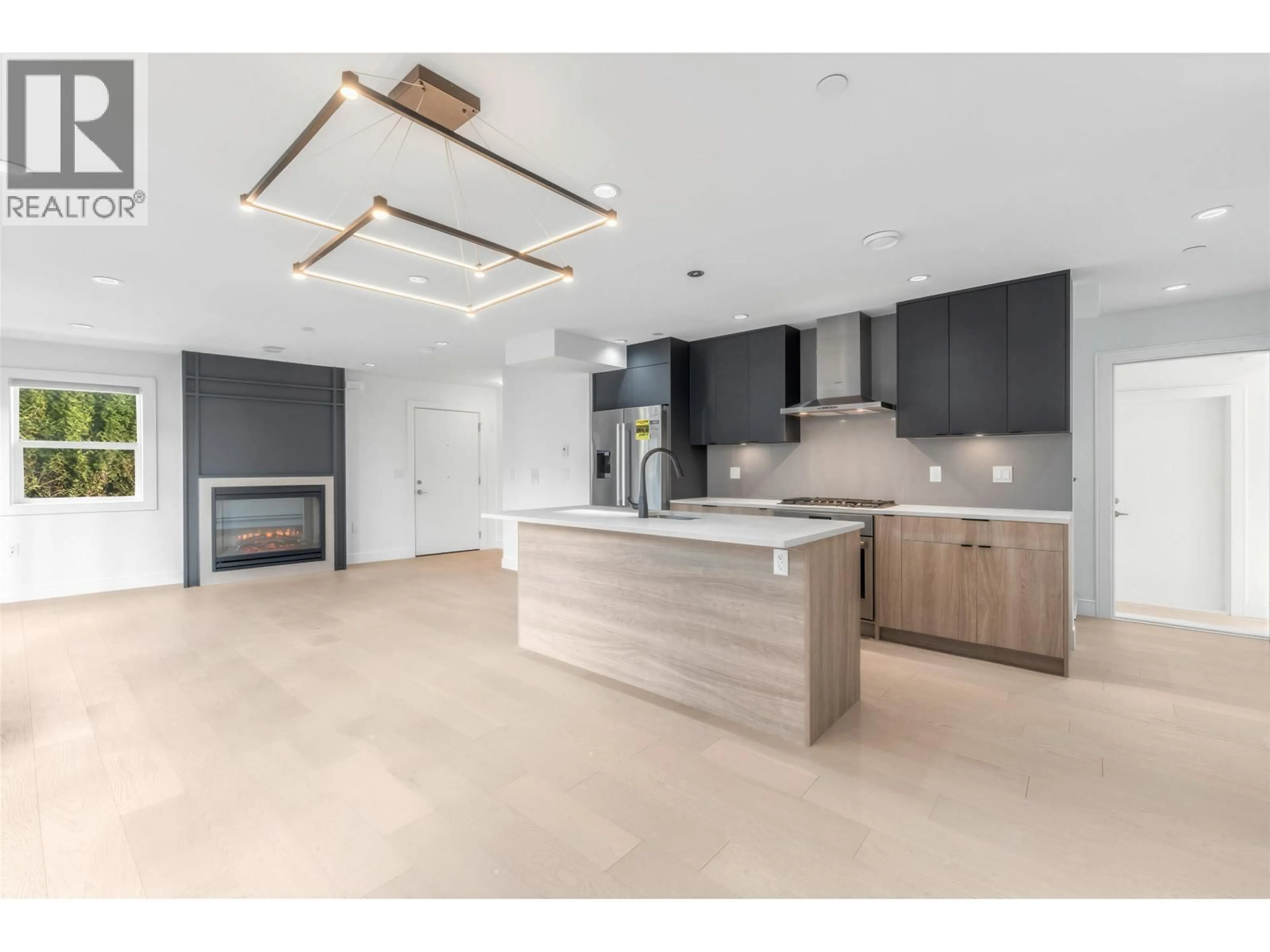 Open concept kitchen, unknown for 7357 OAK STREET, Vancouver British Columbia V6P1V9