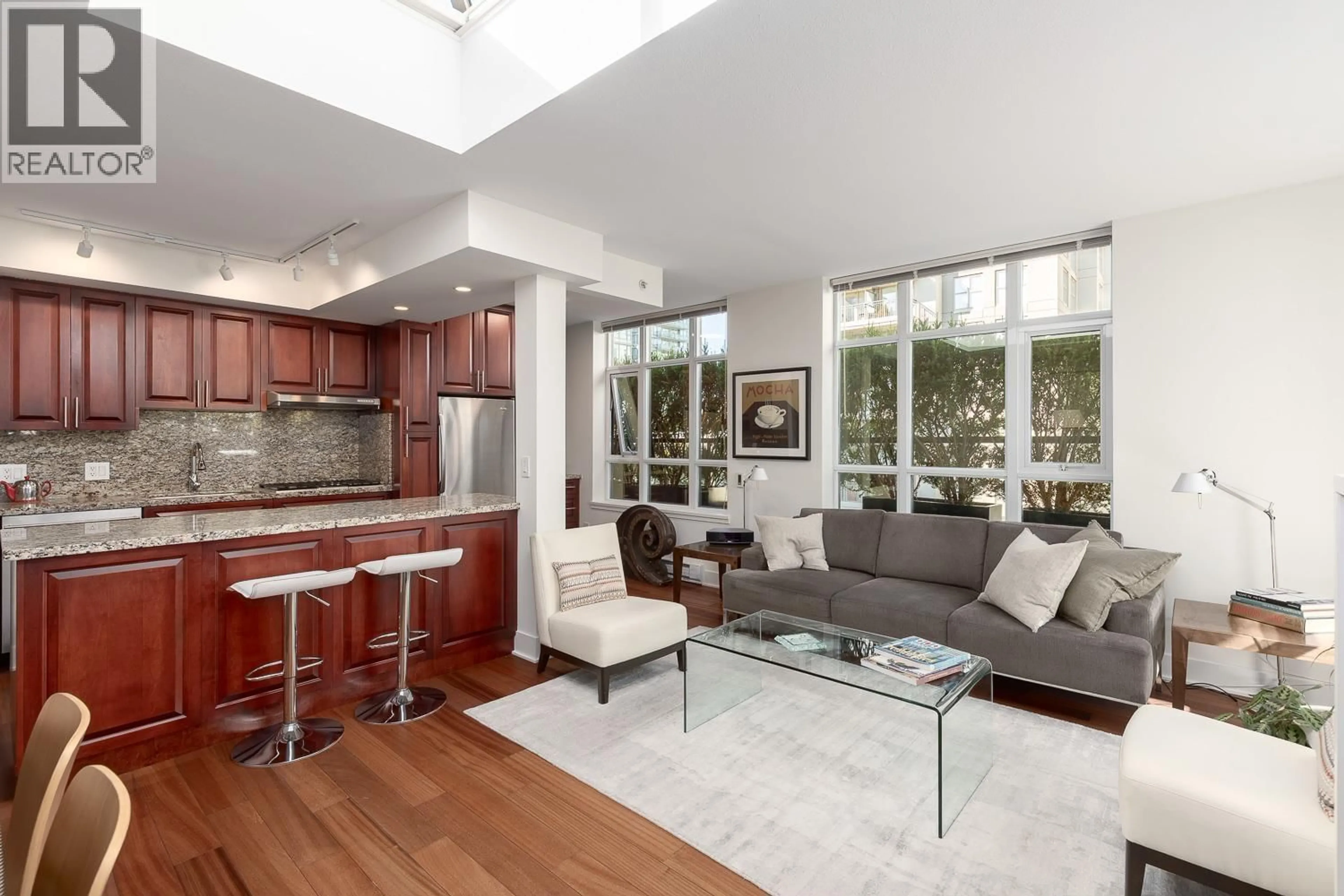 Open concept kitchen, unknown for PH803 - 988 RICHARDS STREET, Vancouver British Columbia V6B8R2