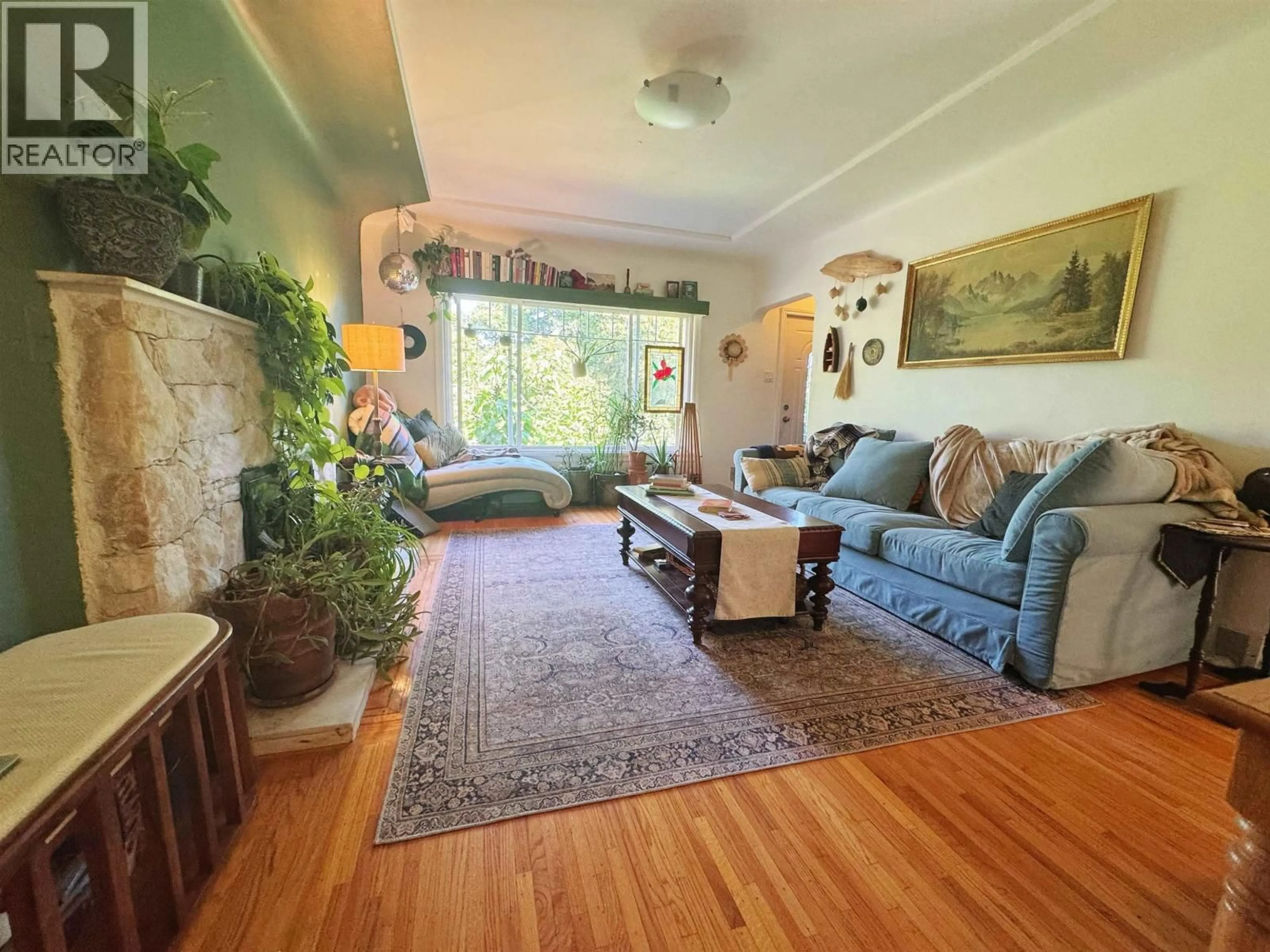 Living room with furniture, unknown for 5569 CULLODEN STREET, Vancouver British Columbia V5W3R9