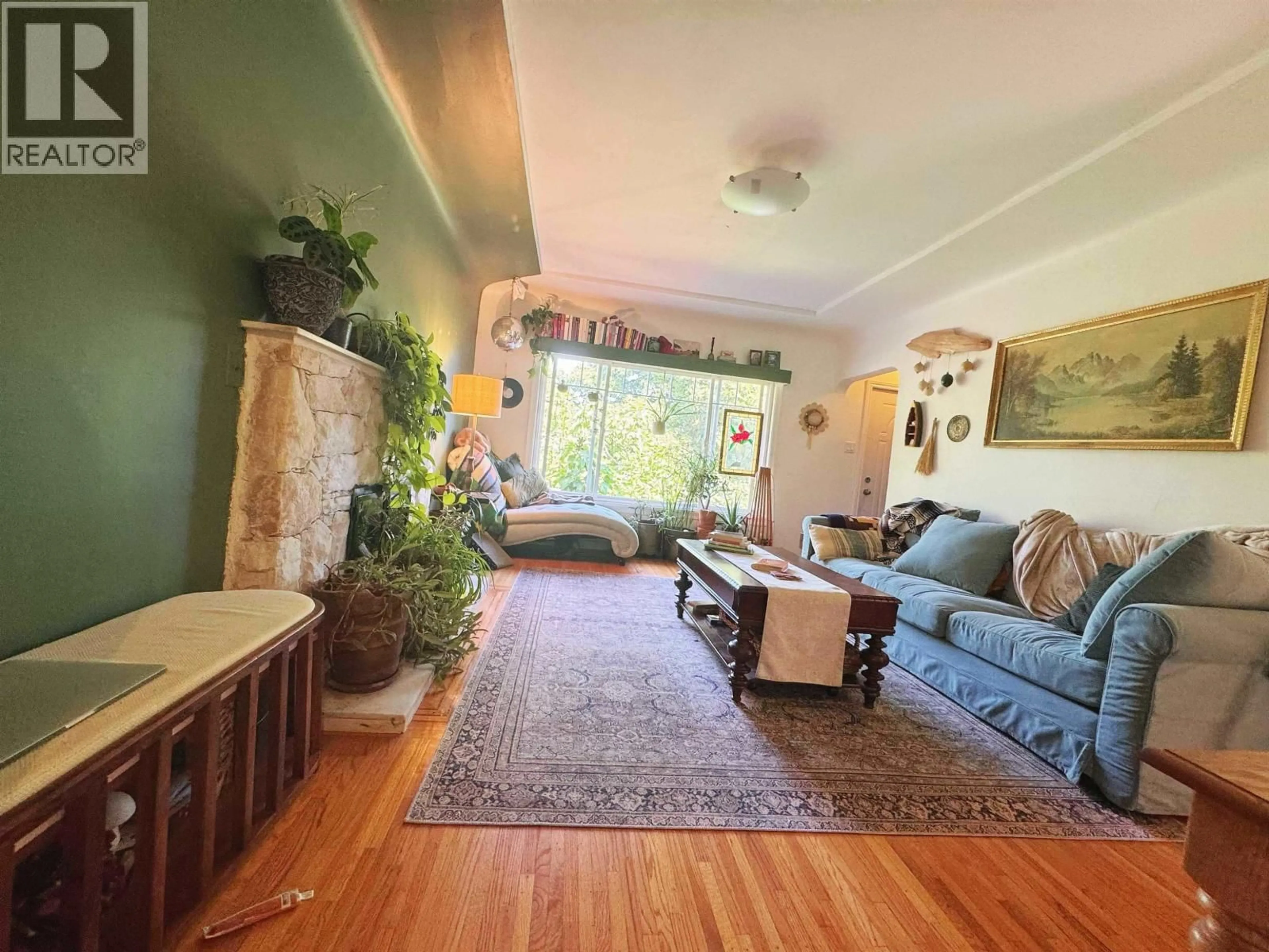 Living room with furniture, unknown for 5569 CULLODEN STREET, Vancouver British Columbia V5W3R9