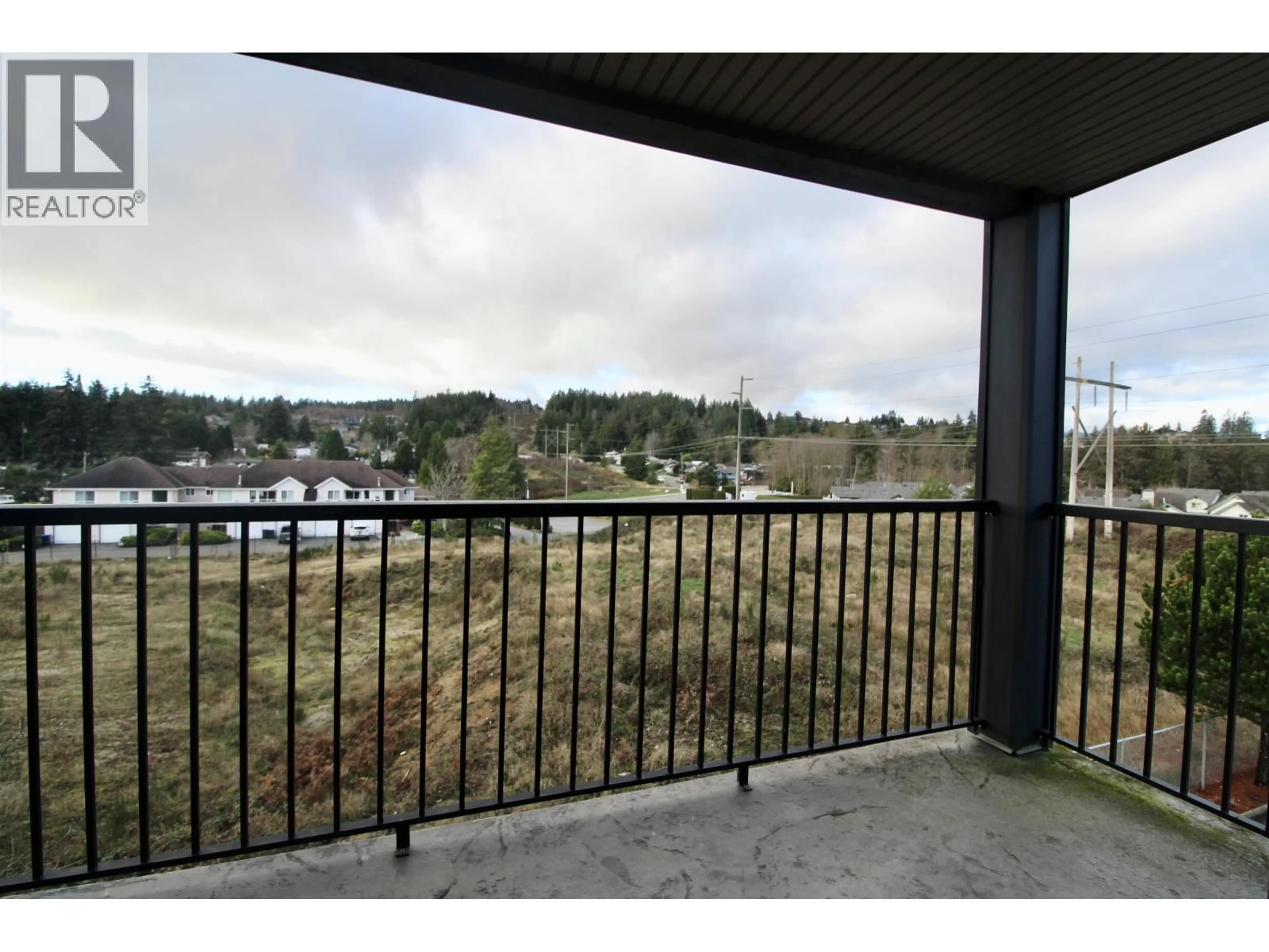 Patio, water/lake/river/ocean view for 308 - 5631 INLET AVENUE, Sechelt British Columbia V7Z0J1