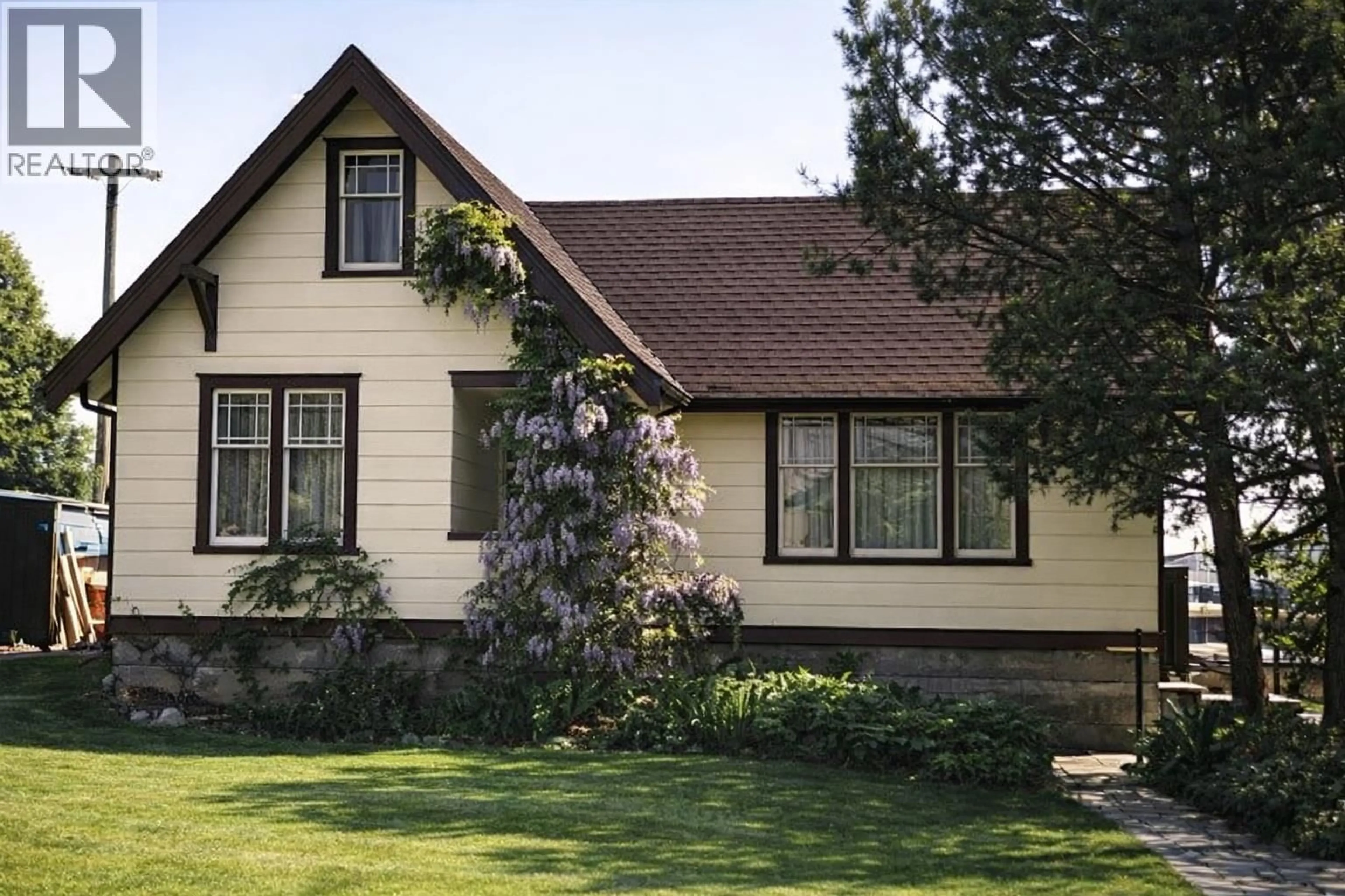 Home with vinyl exterior material, street for 375 BLUE MOUNTAIN STREET, Coquitlam British Columbia V3K4J7