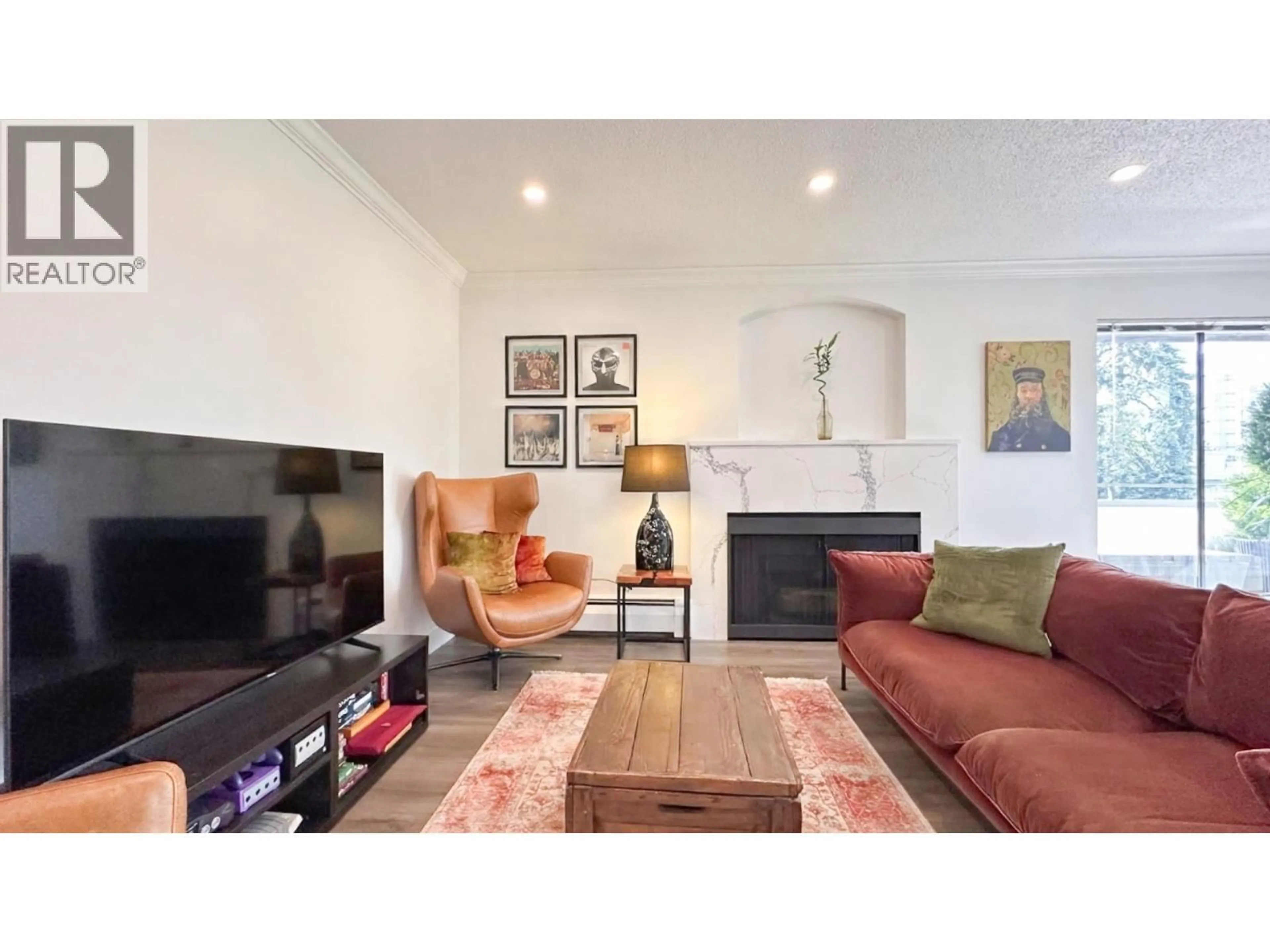 Living room with furniture, wood/laminate floor for 306 - 1250 12TH AVENUE, Vancouver British Columbia V6H1M1