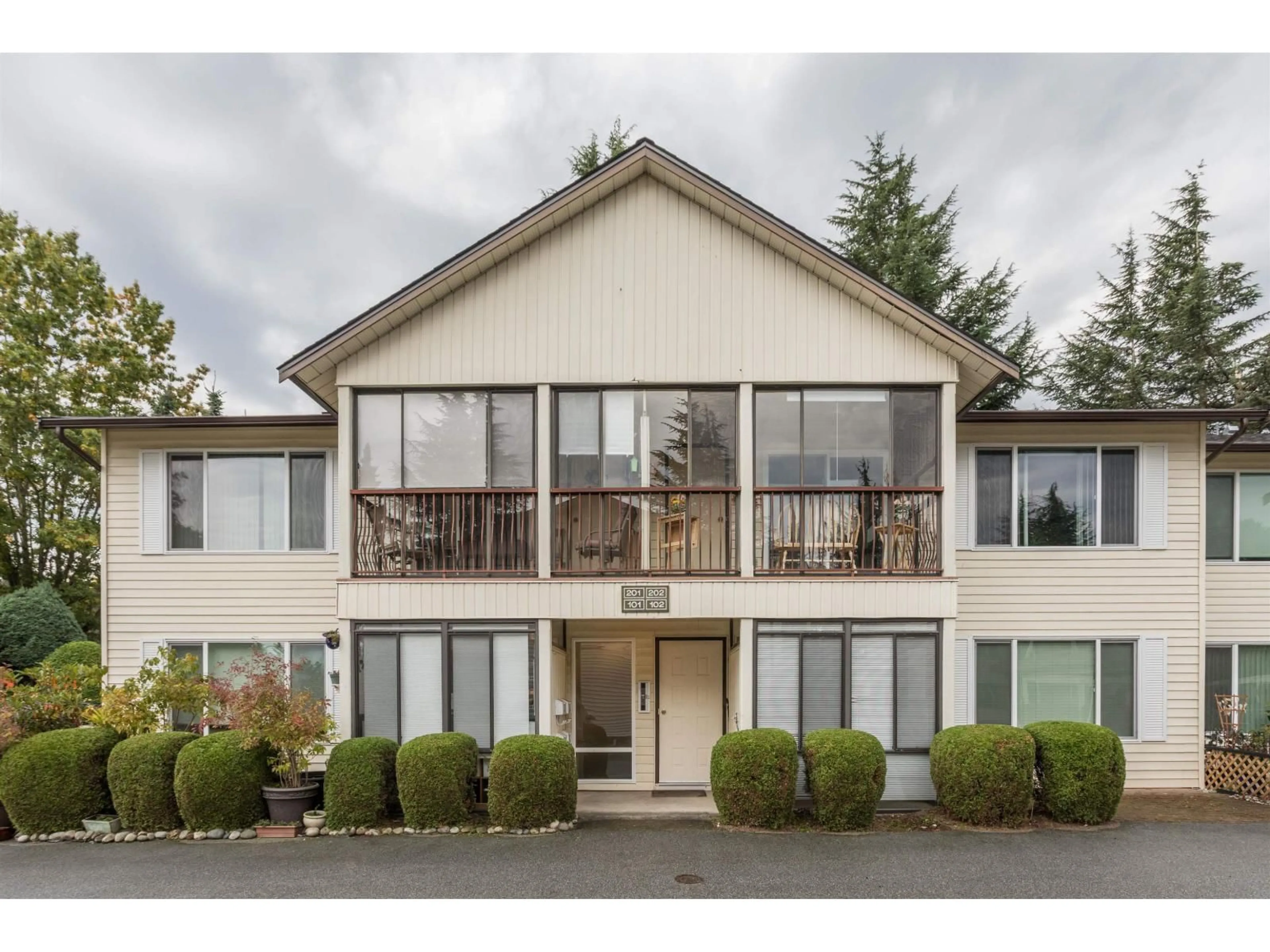 Unknown for 201 - 2853 BOURQUIN CRESCENT, Abbotsford British Columbia V2S6H6