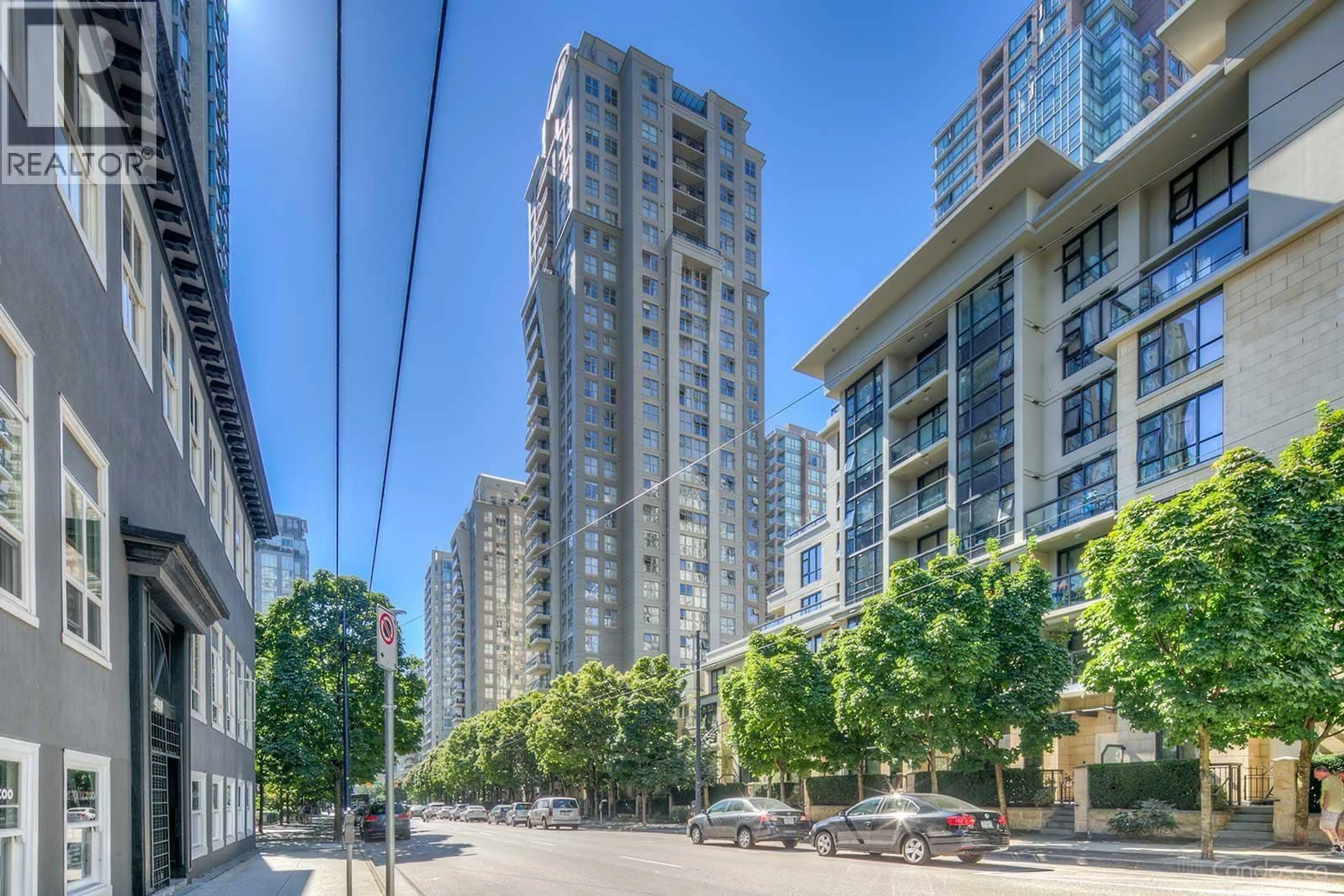 Patio, city buildings view from balcony for 2801 - 969 RICHARDS STREET, Vancouver British Columbia V6B1A8