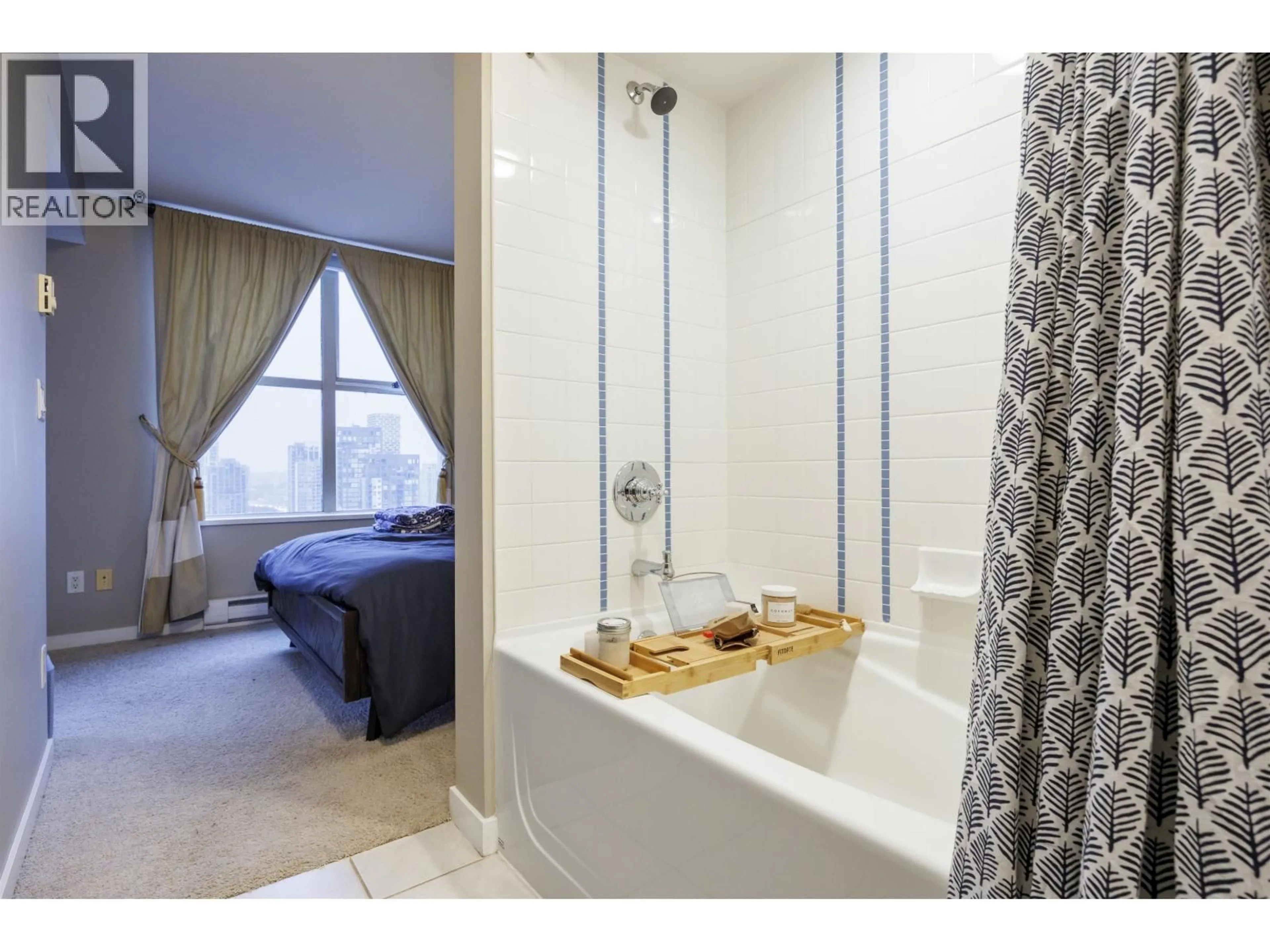 Standard bathroom, ceramic/tile floor for 2801 - 969 RICHARDS STREET, Vancouver British Columbia V6B1A8