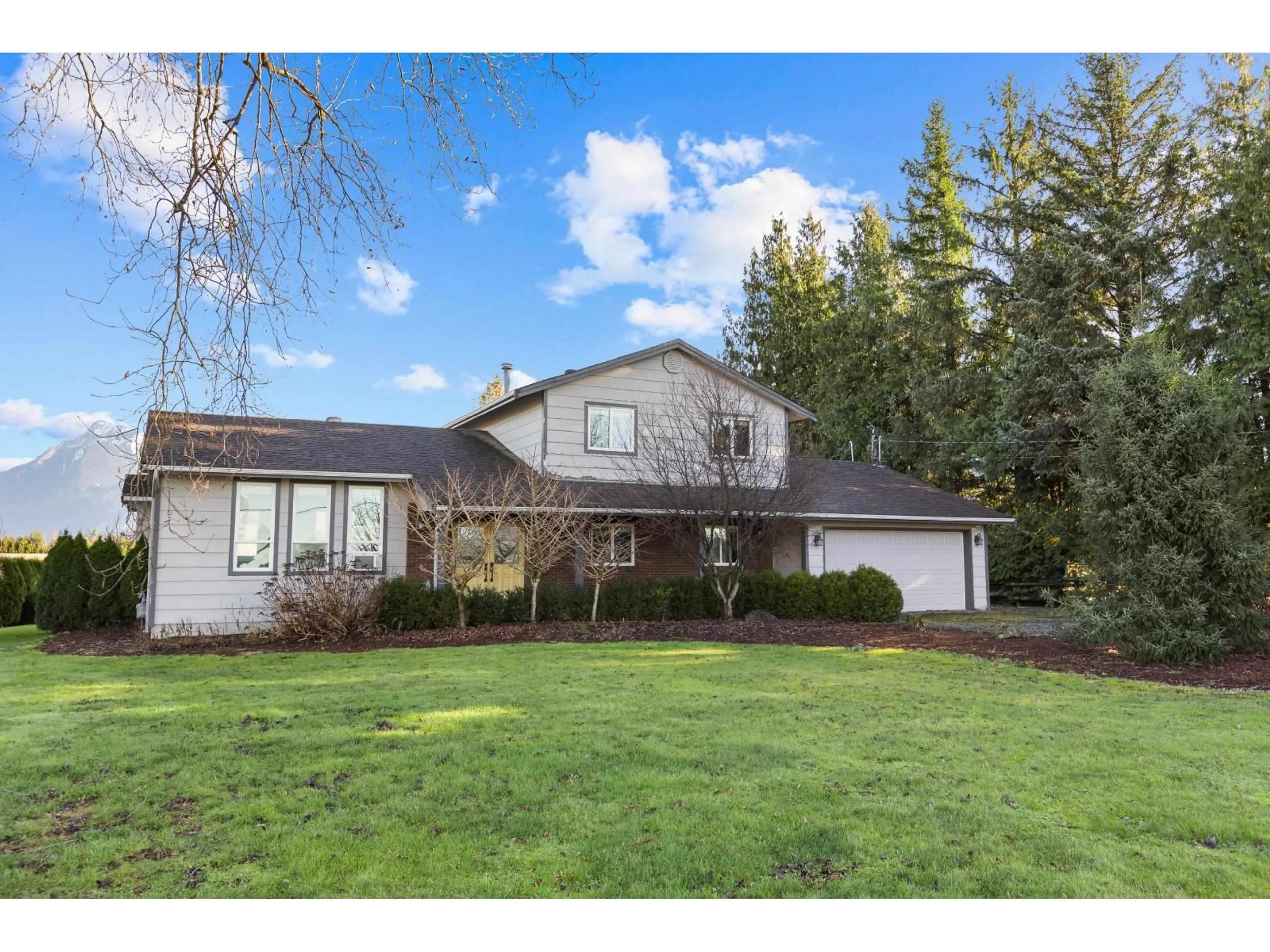 Home with vinyl exterior material, street for 9850 BANFORD ROAD, Chilliwack British Columbia V2P6H3