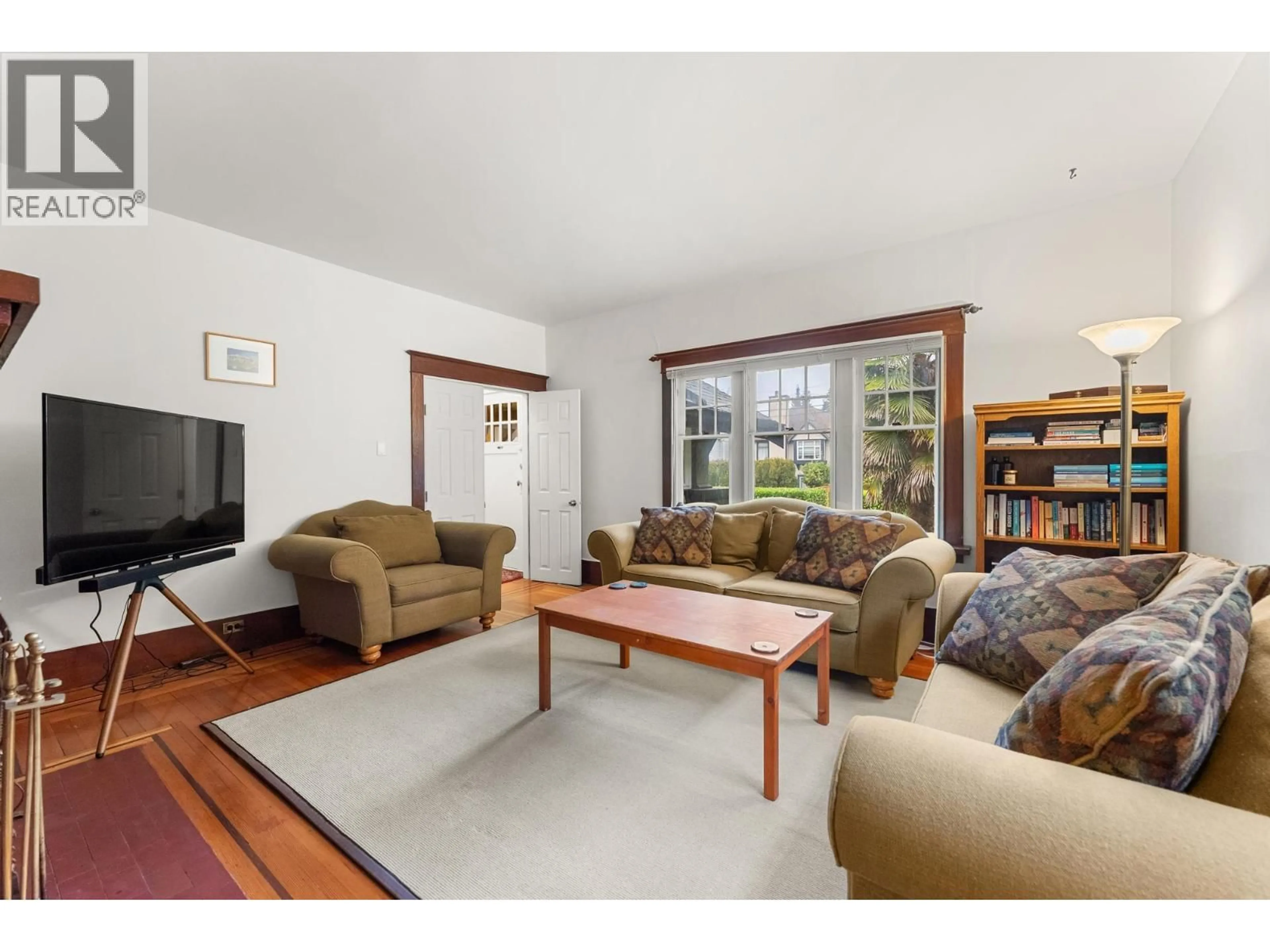 Living room with furniture, unknown for 2980 8TH AVENUE, Vancouver British Columbia V6K2C1