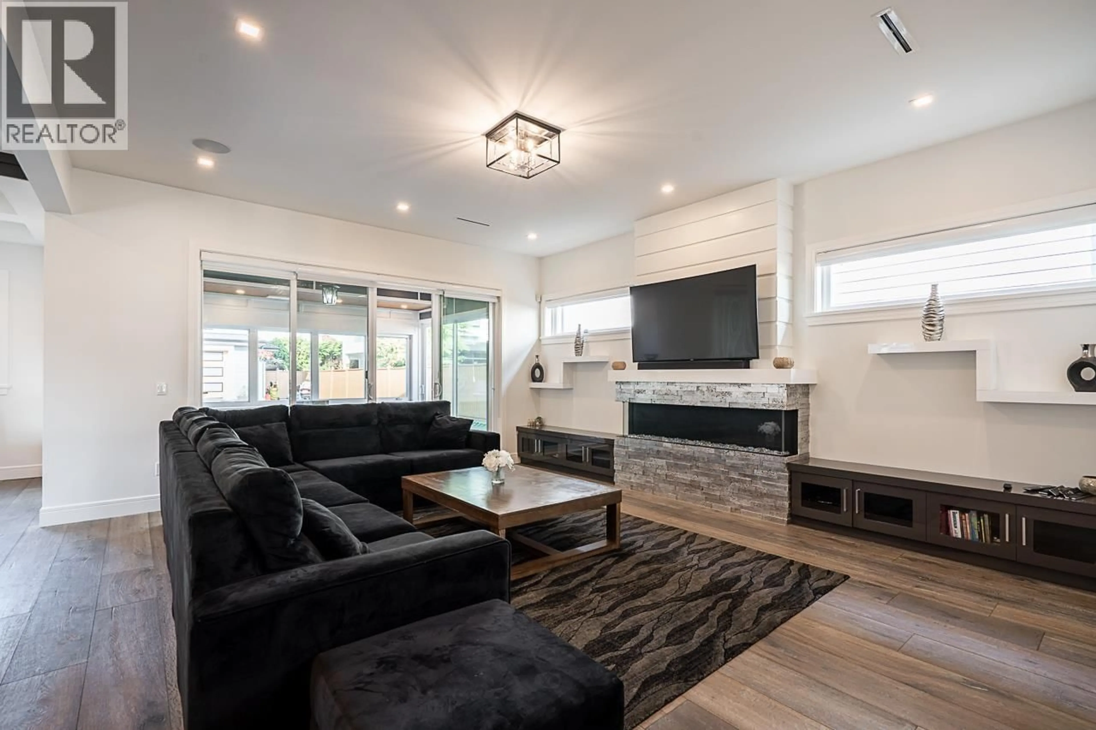 Living room with furniture, unknown for 4929 53 STREET, Ladner British Columbia V4K2Z3