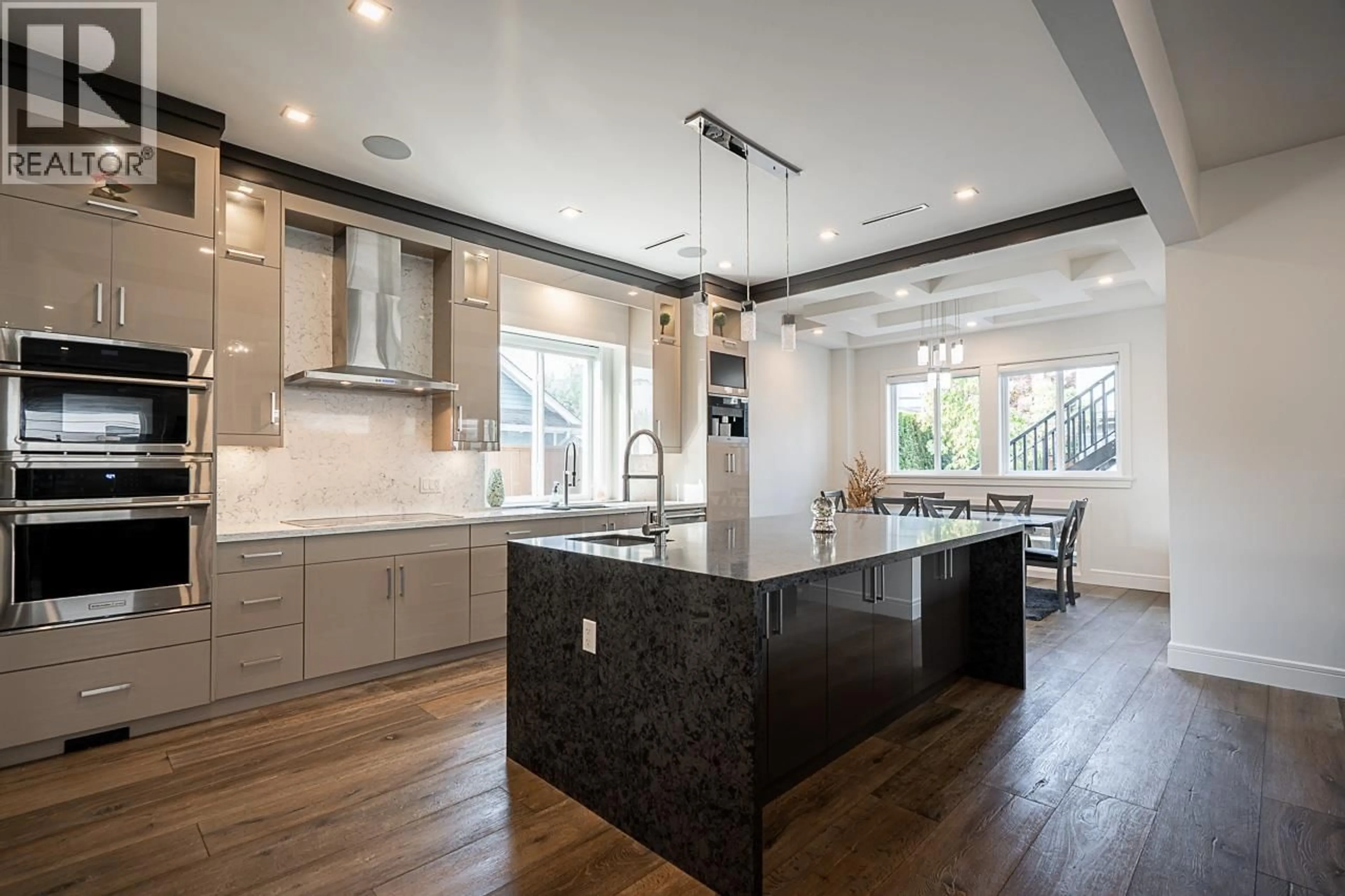 Contemporary kitchen, unknown for 4929 53 STREET, Ladner British Columbia V4K2Z3