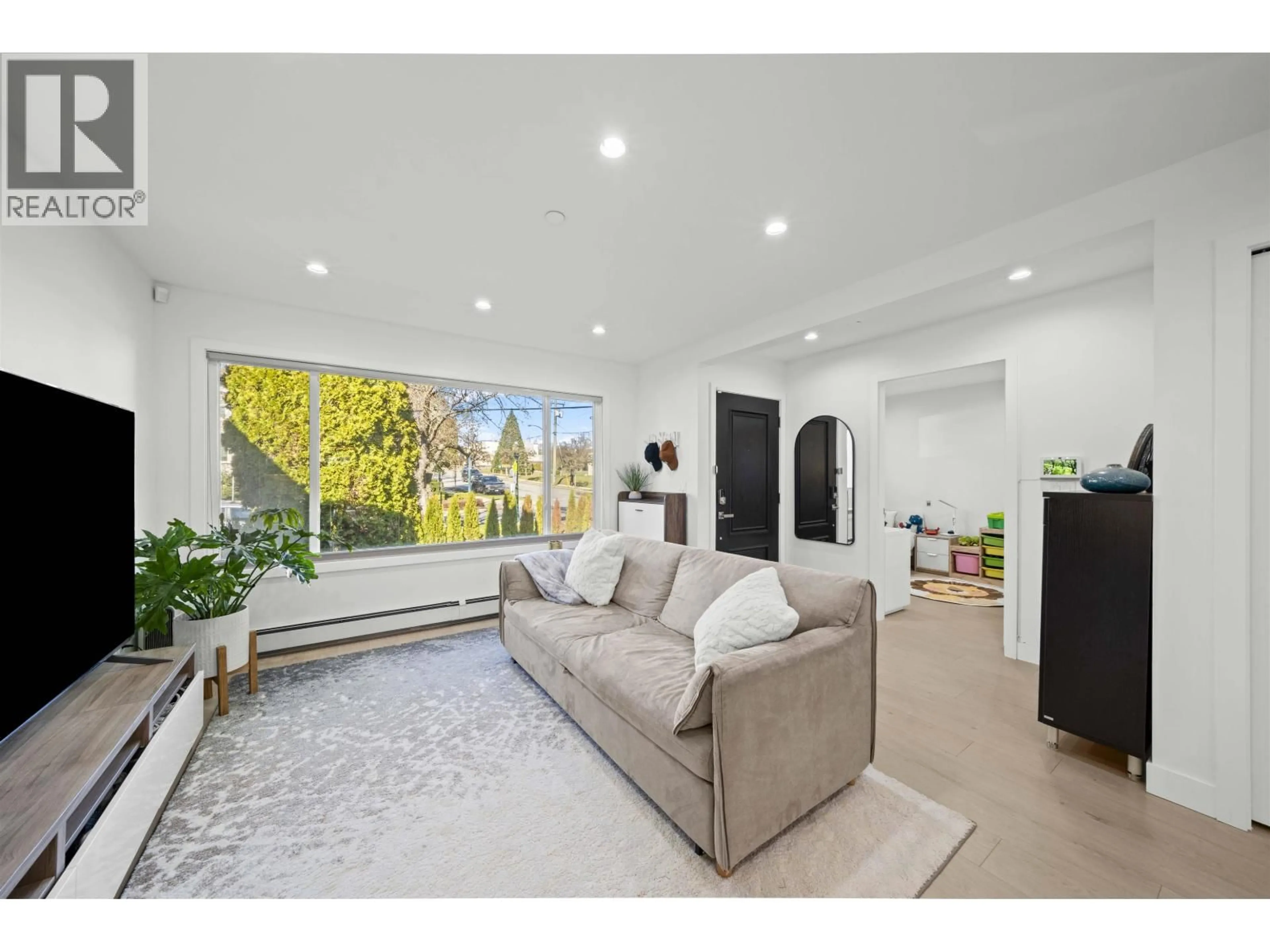 Living room with furniture, unknown for 870 59TH AVENUE, Vancouver British Columbia V6P1X7