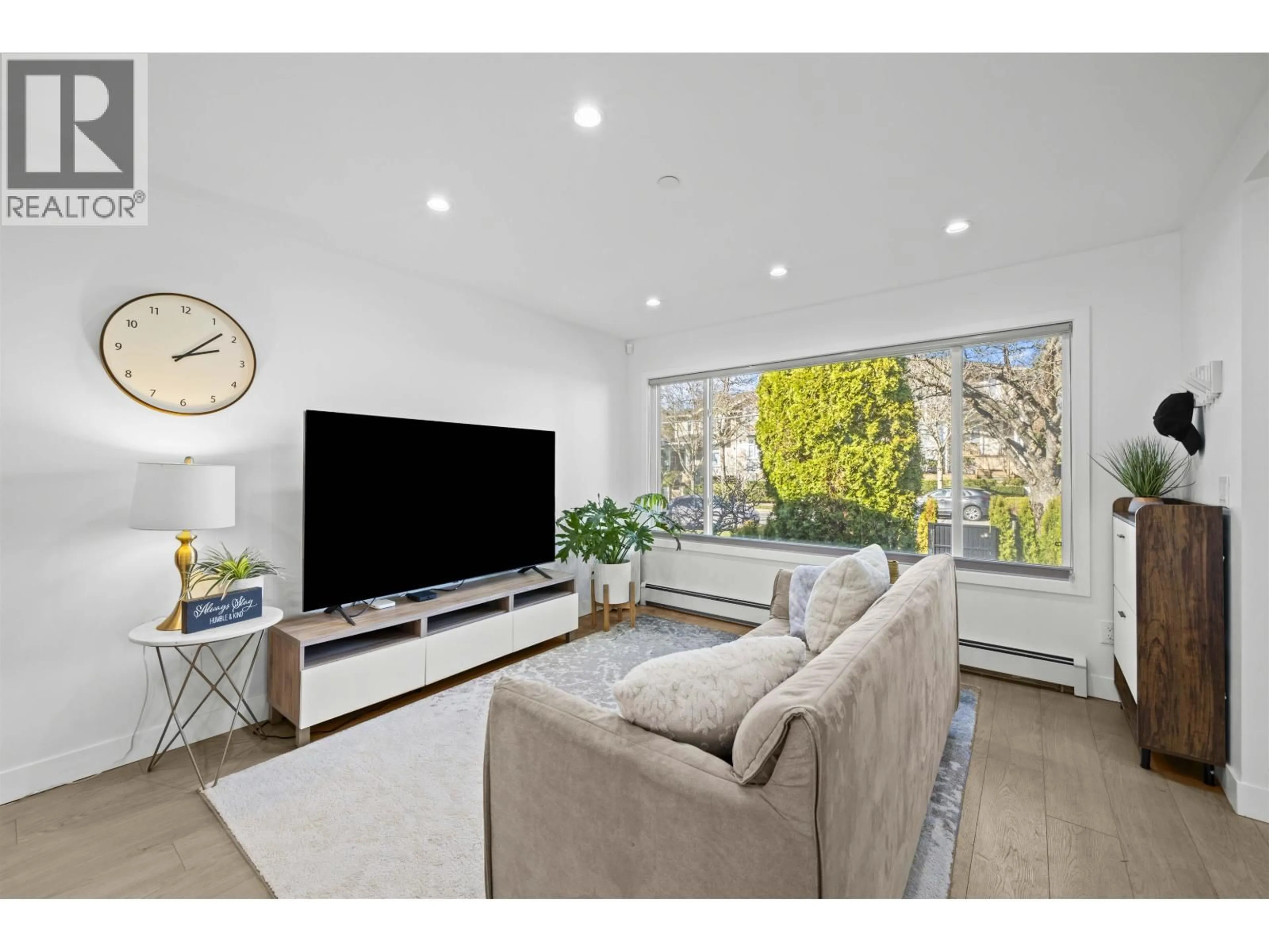 Living room with furniture, unknown for 870 59TH AVENUE, Vancouver British Columbia V6P1X7