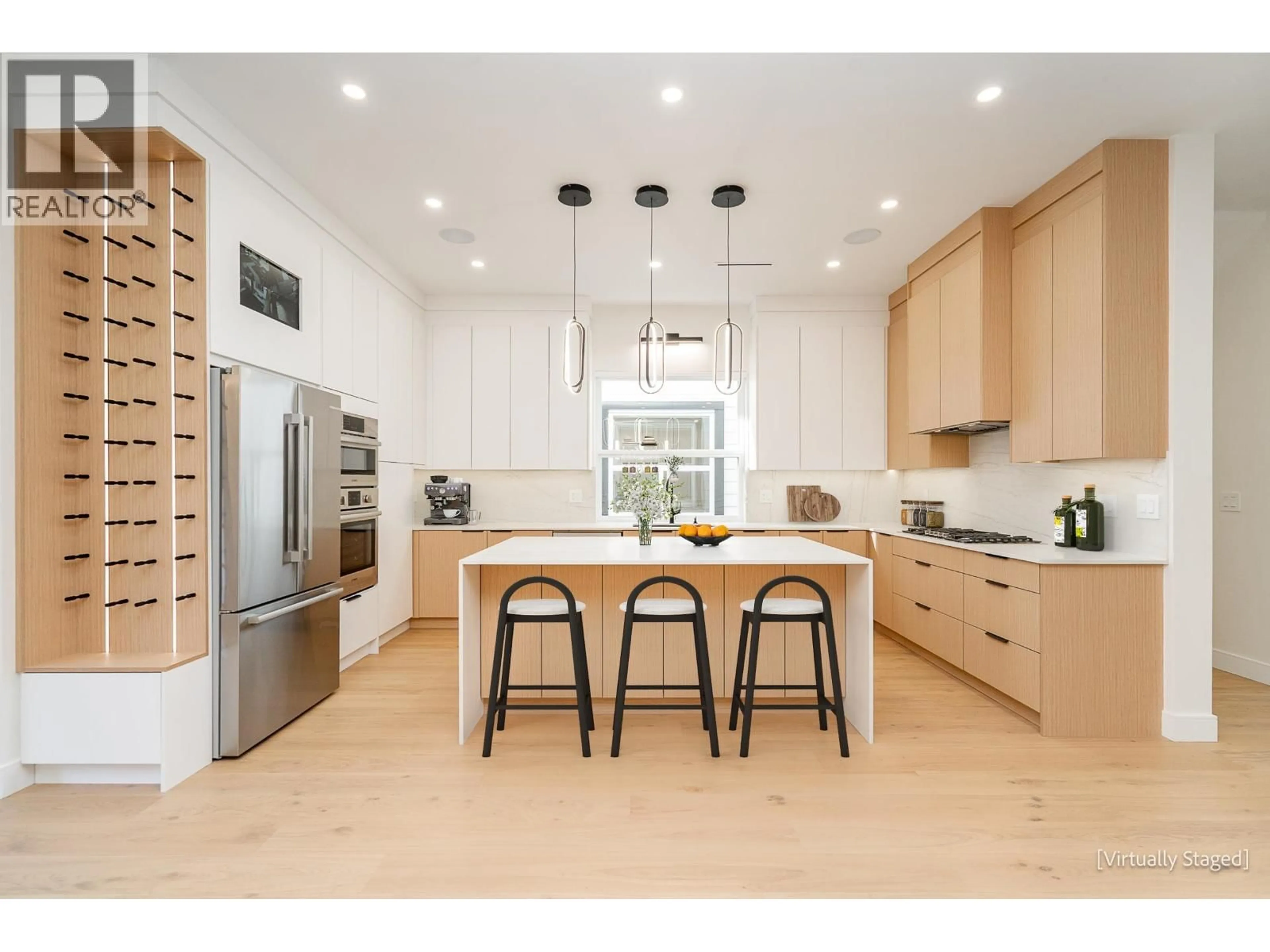 Contemporary kitchen, unknown for 2717 HENRY STREET, Port Moody British Columbia V3H2J8