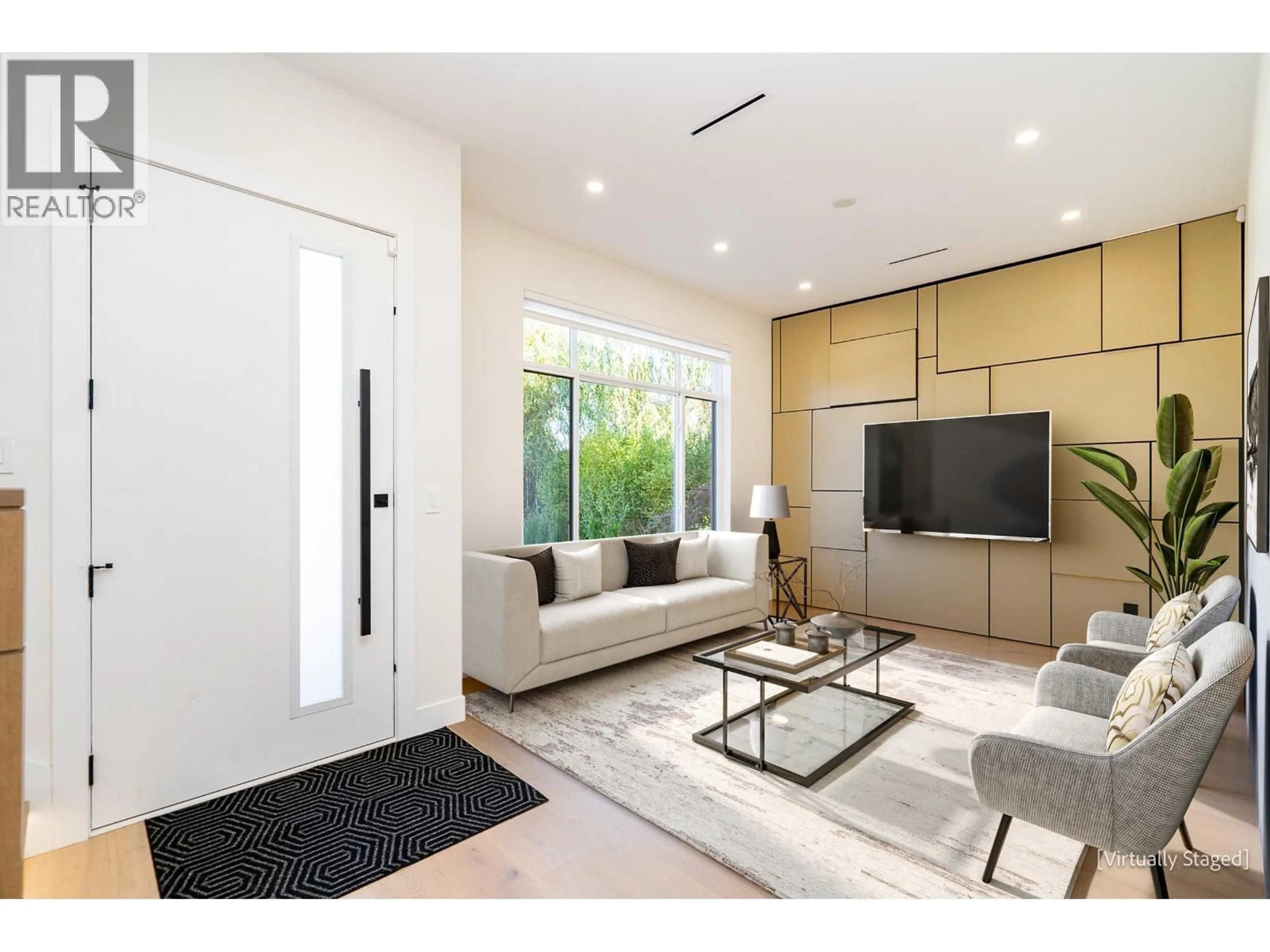 Living room with furniture, unknown for 2717 HENRY STREET, Port Moody British Columbia V3H2J8