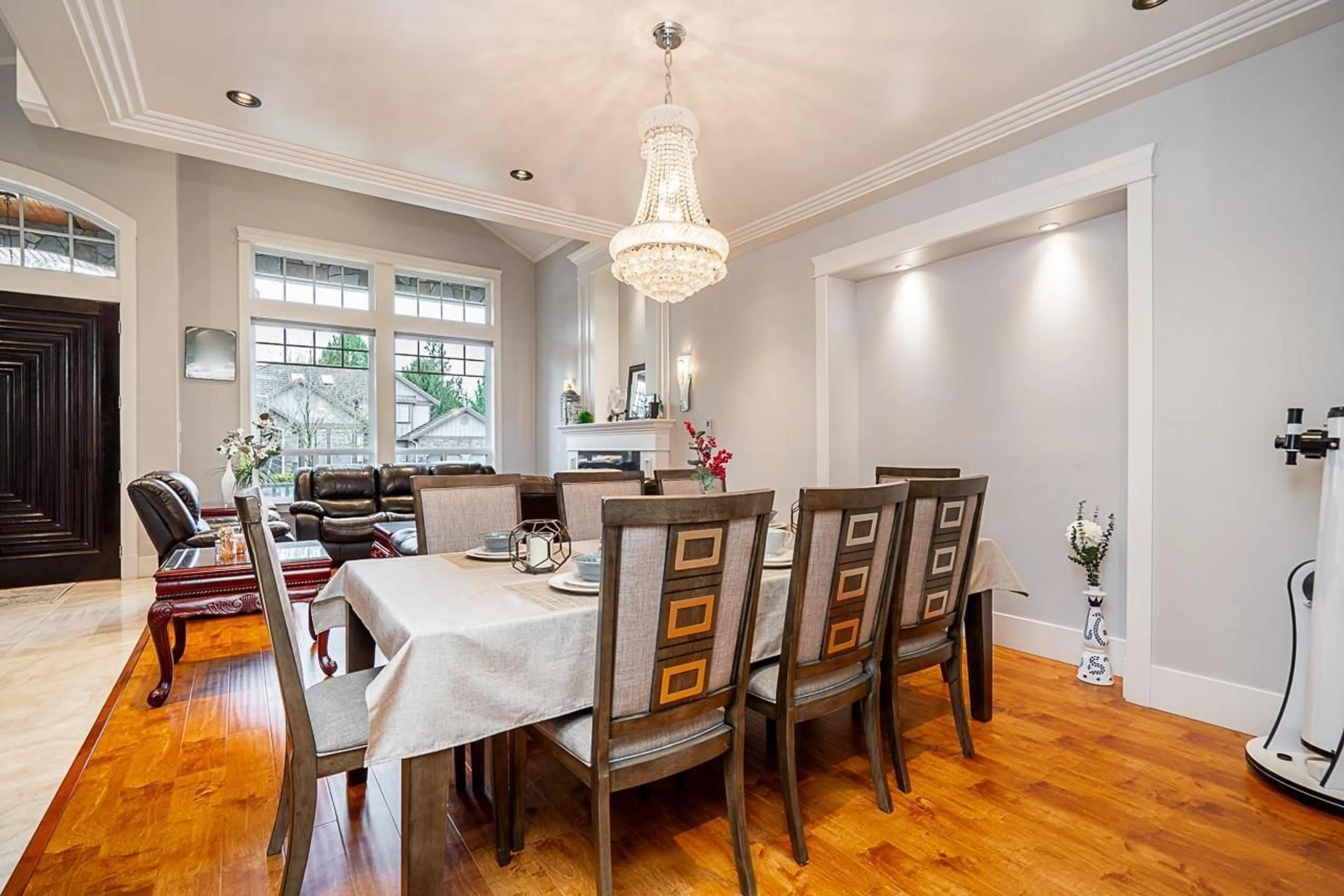 Dining room, wood/laminate floor for 7273 149 STREET, Surrey British Columbia V3S0T7
