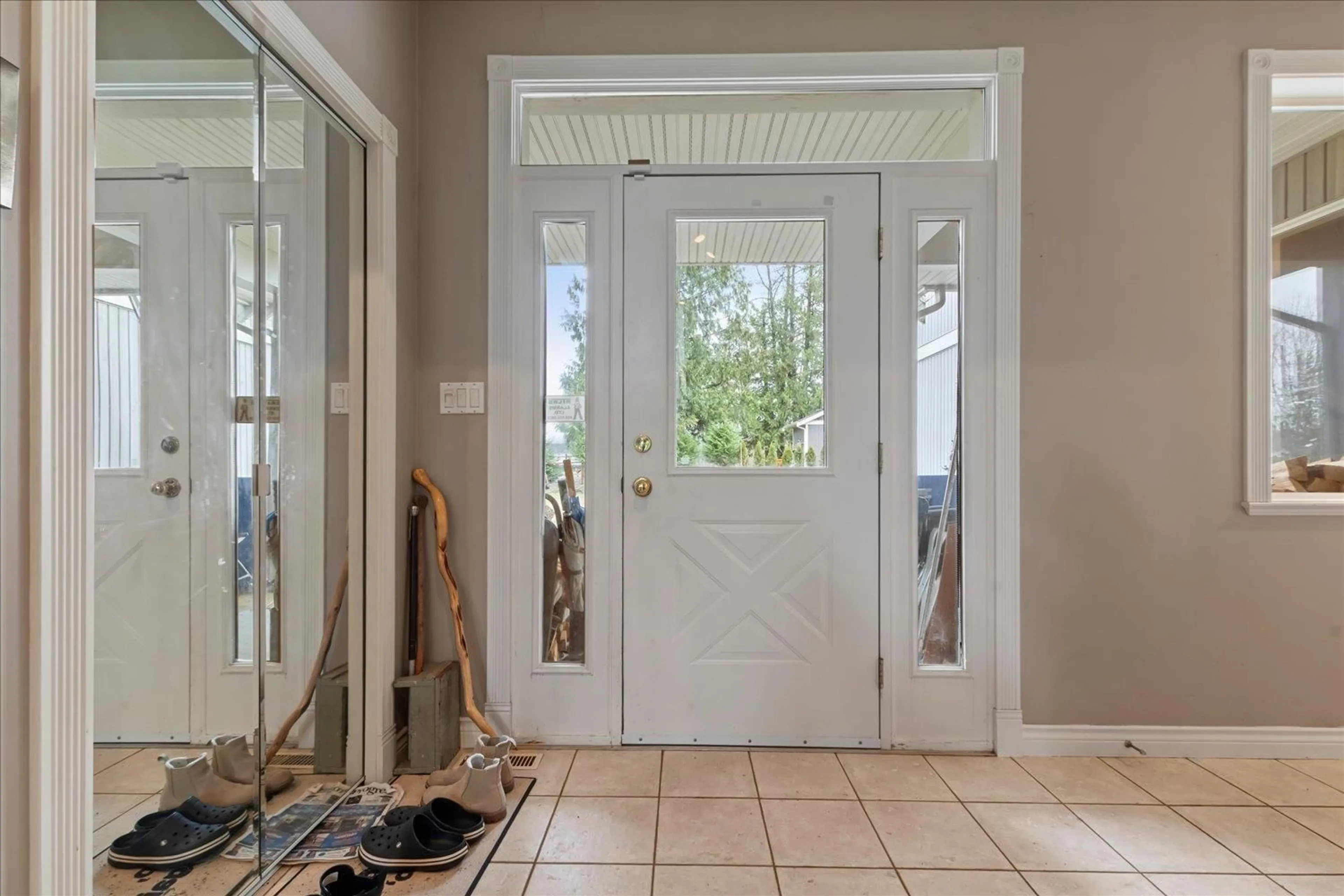 Indoor entryway for 53813 CHEAM RIDGE DRIVE, Rosedale British Columbia V0X1X1