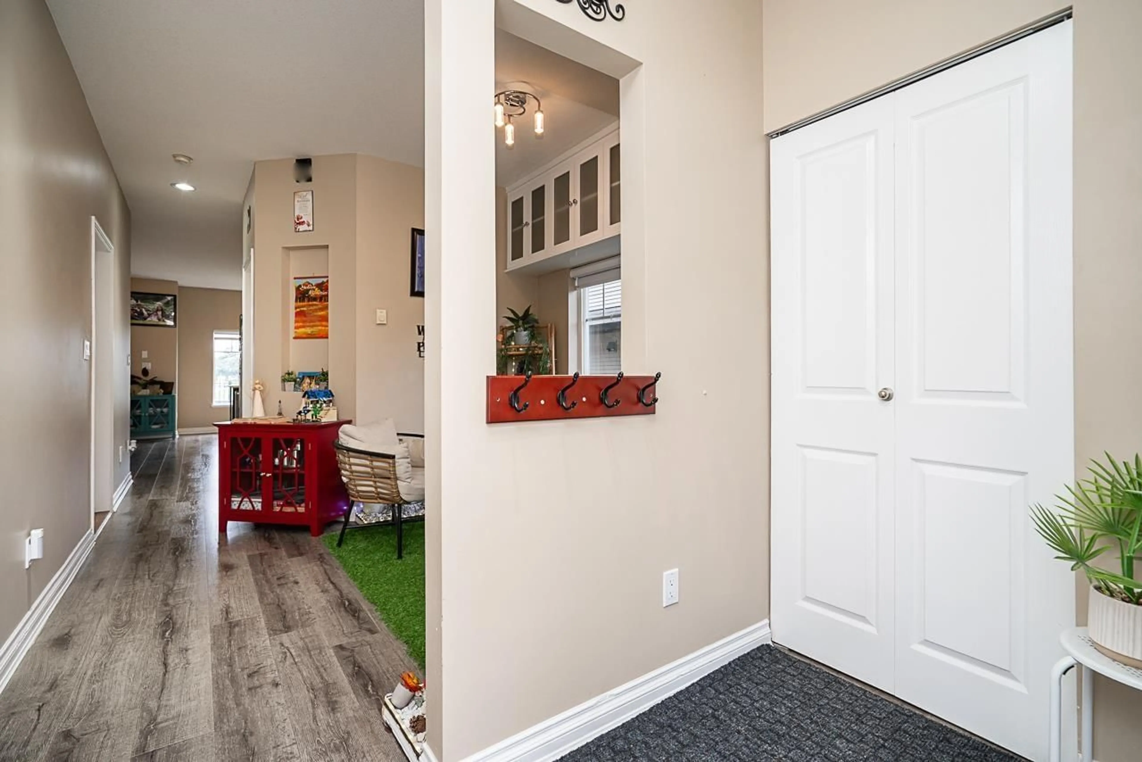 Indoor entryway for 4 - 18181 68 AVENUE, Surrey British Columbia V3S9J1