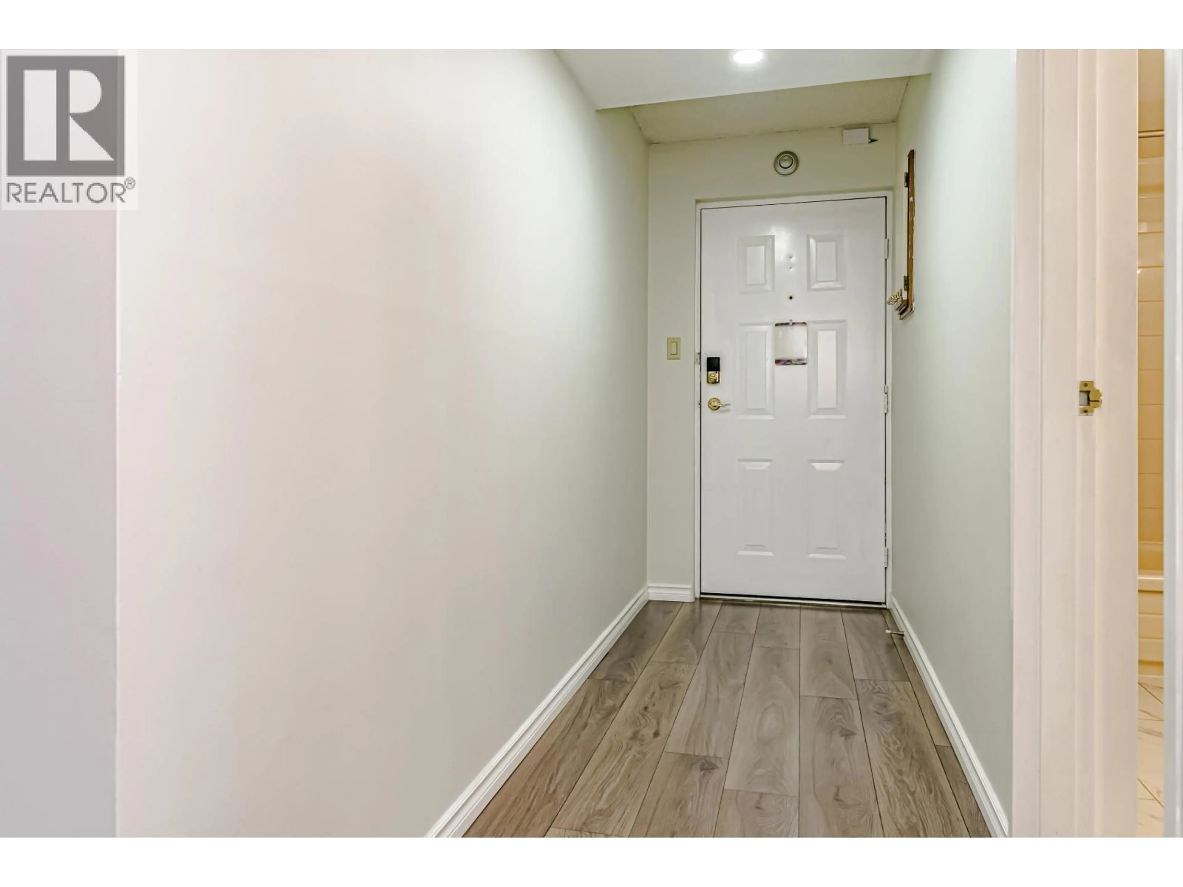 Indoor entryway for 602 - 6611 MINORU BOULEVARD, Richmond British Columbia V6Y1Y9