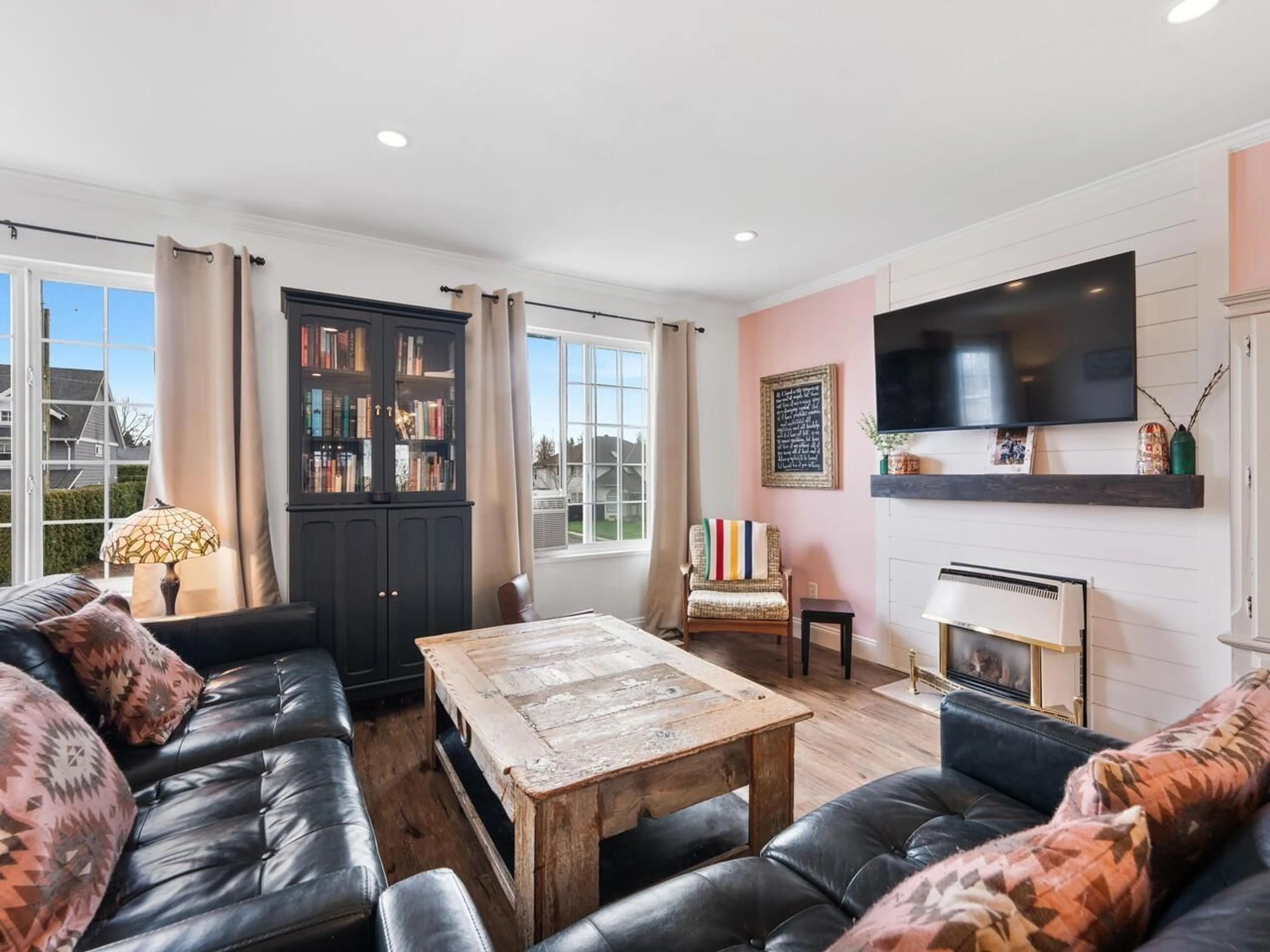 Living room with furniture, wood/laminate floor for 5020 215 STREET, Langley British Columbia V3A6C6