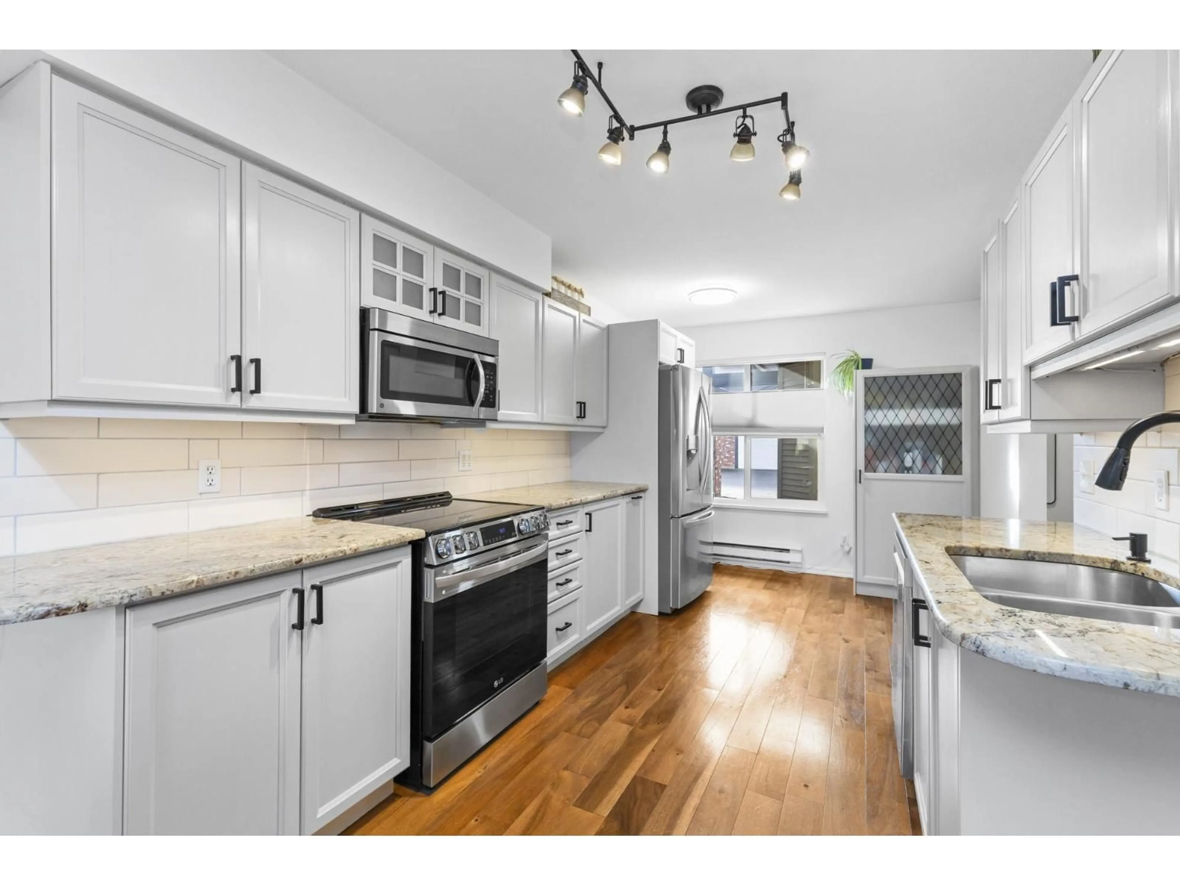 Open concept kitchen, unknown for 59 - 36060 OLD YALE ROAD, Abbotsford British Columbia V3G2E9