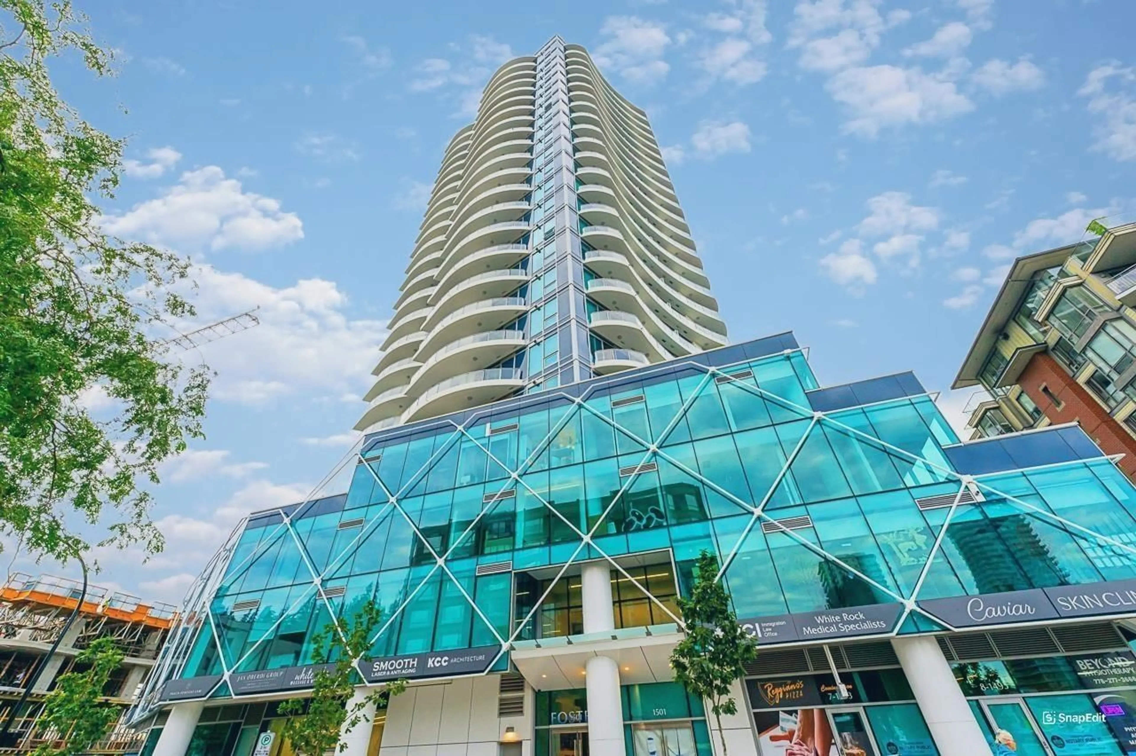 Indoor foyer for 1201 - 1501 FOSTER STREET, White Rock British Columbia V4B0C3