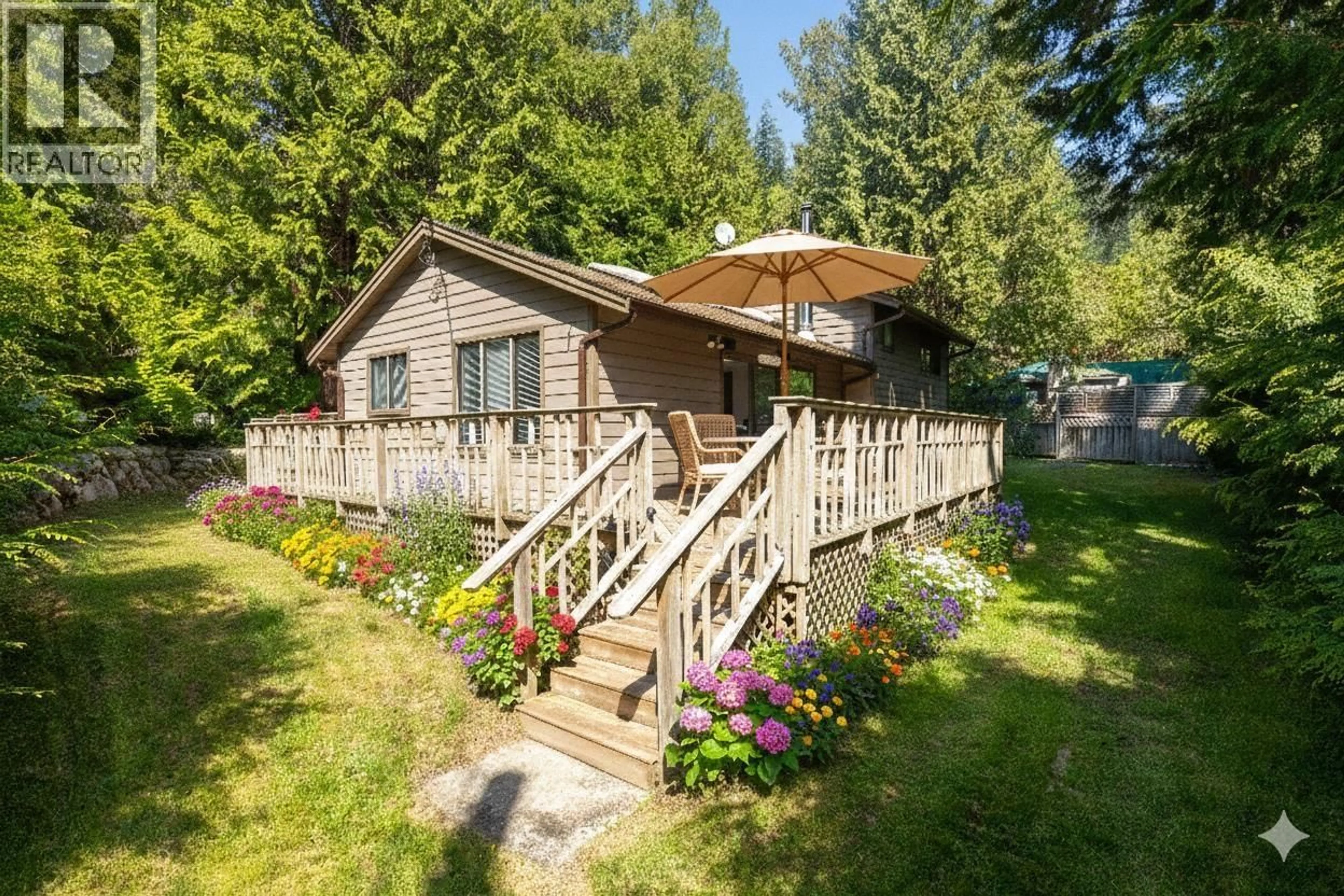 Patio, unknown for 350 OAK AVENUE, Keats Island British Columbia V0N1V0