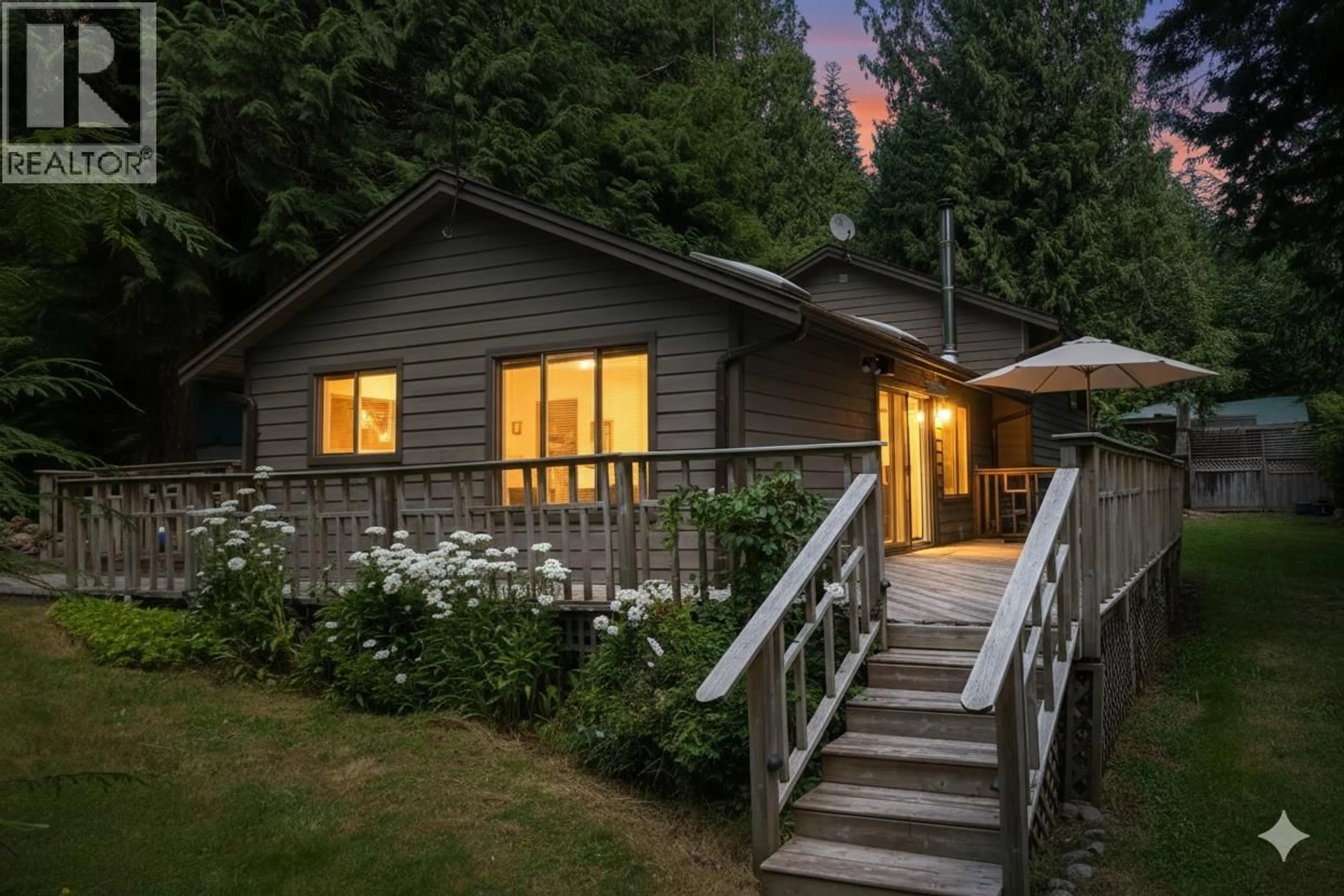 Patio, unknown for 350 OAK AVENUE, Keats Island British Columbia V0N1V0