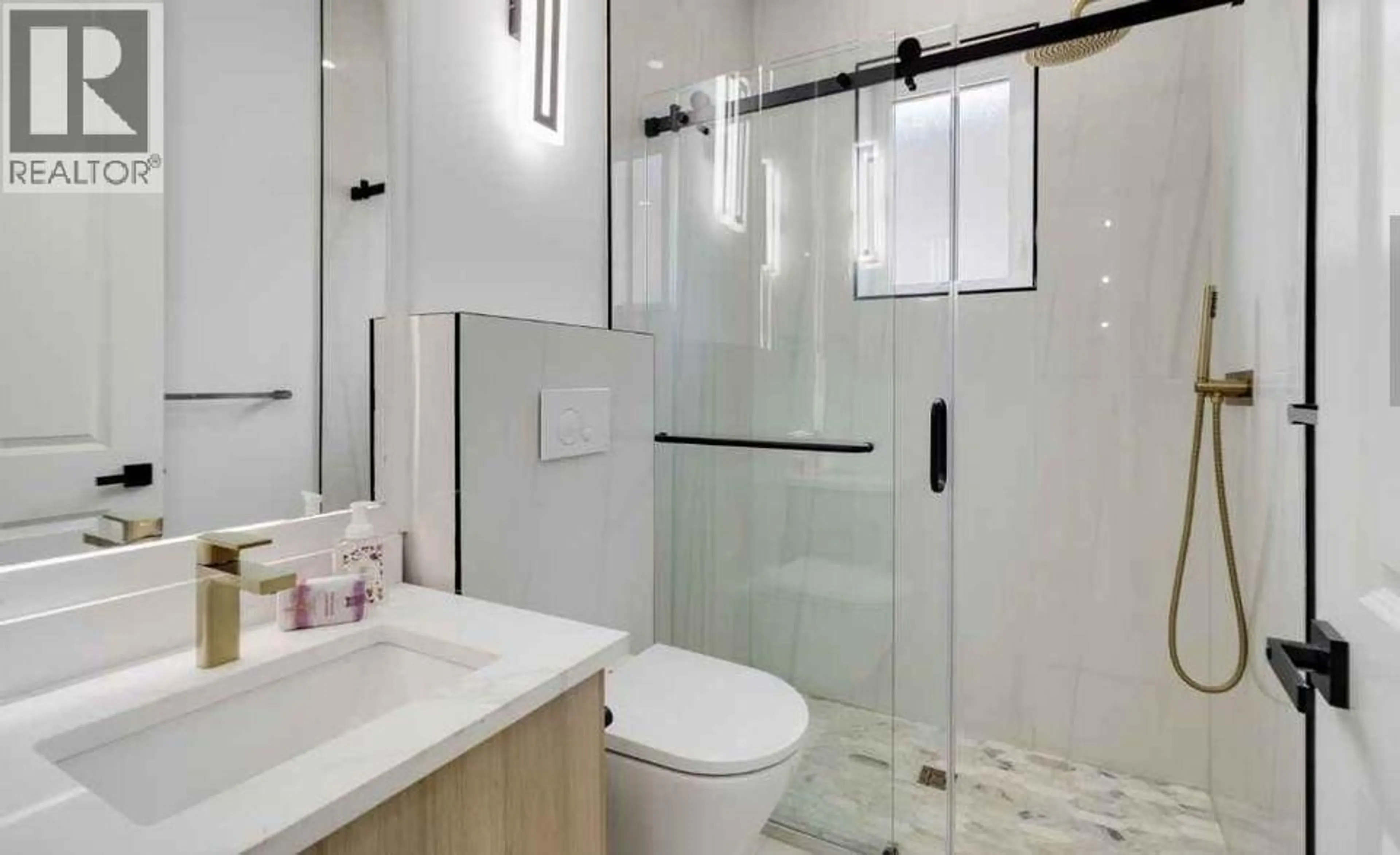 Contemporary bathroom, ceramic/tile floor for 5092 CLARENDON STREET, Vancouver British Columbia V5R3J5