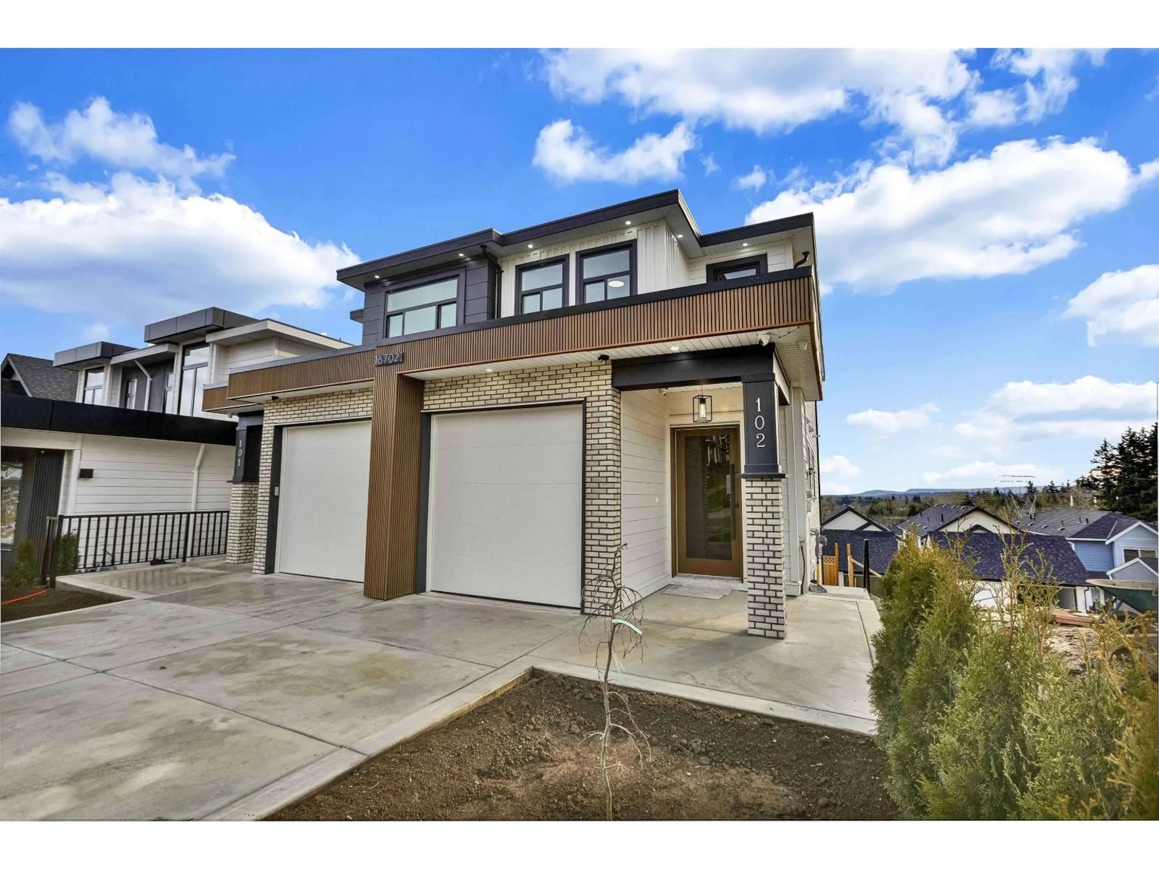 Home with brick exterior material, street for 102 - 16702 16A AVENUE, Surrey British Columbia V3Z0T3