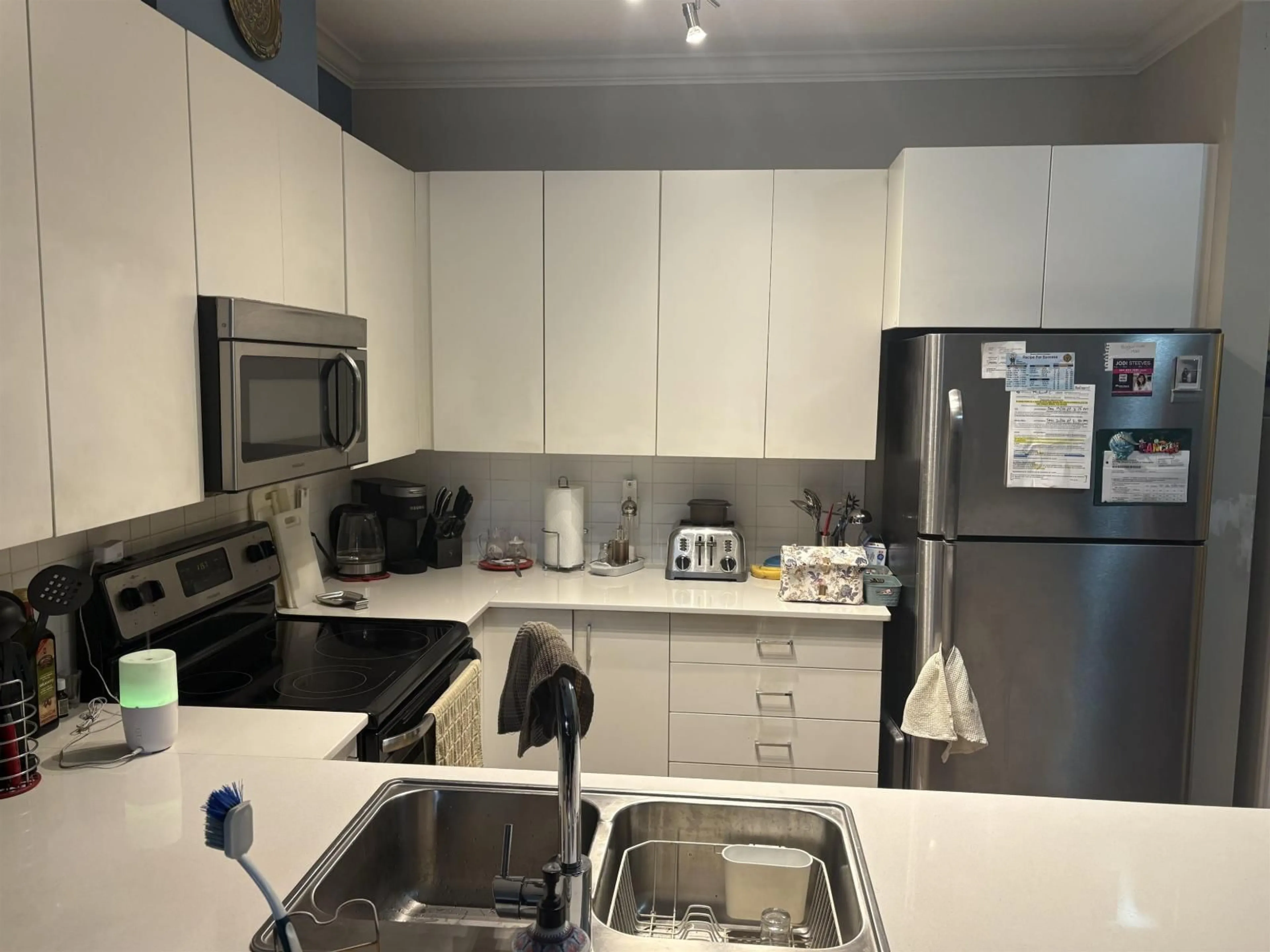 Standard kitchen, unknown for 211 - 20460 DOUGLAS CRESCENT, Langley British Columbia V3A0C6