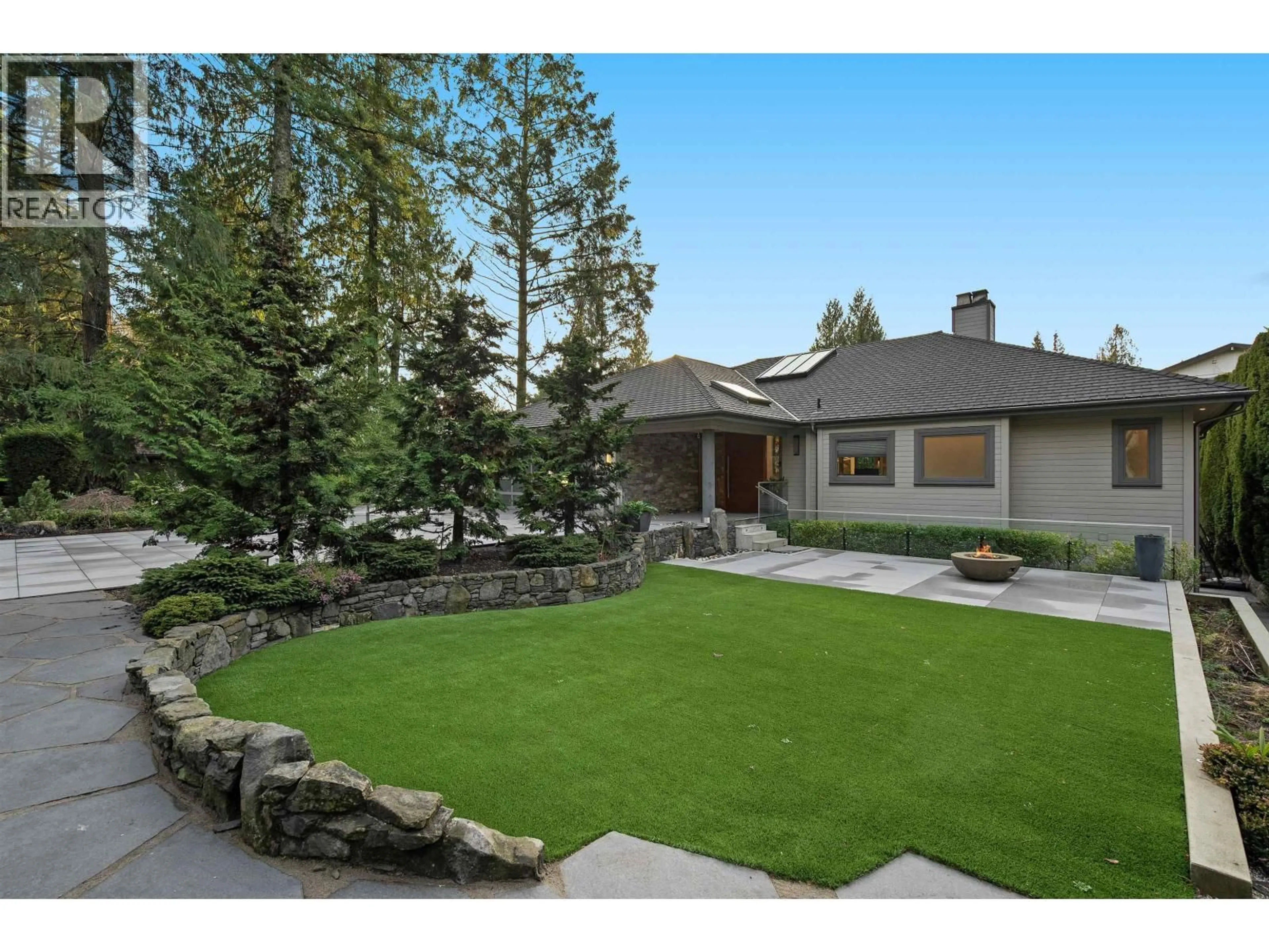 A pic from outside/outdoor area/front of a property/back of a property/a pic from drone, mountain view for 5361 BROOKSIDE AVENUE, West Vancouver British Columbia V7W1N2