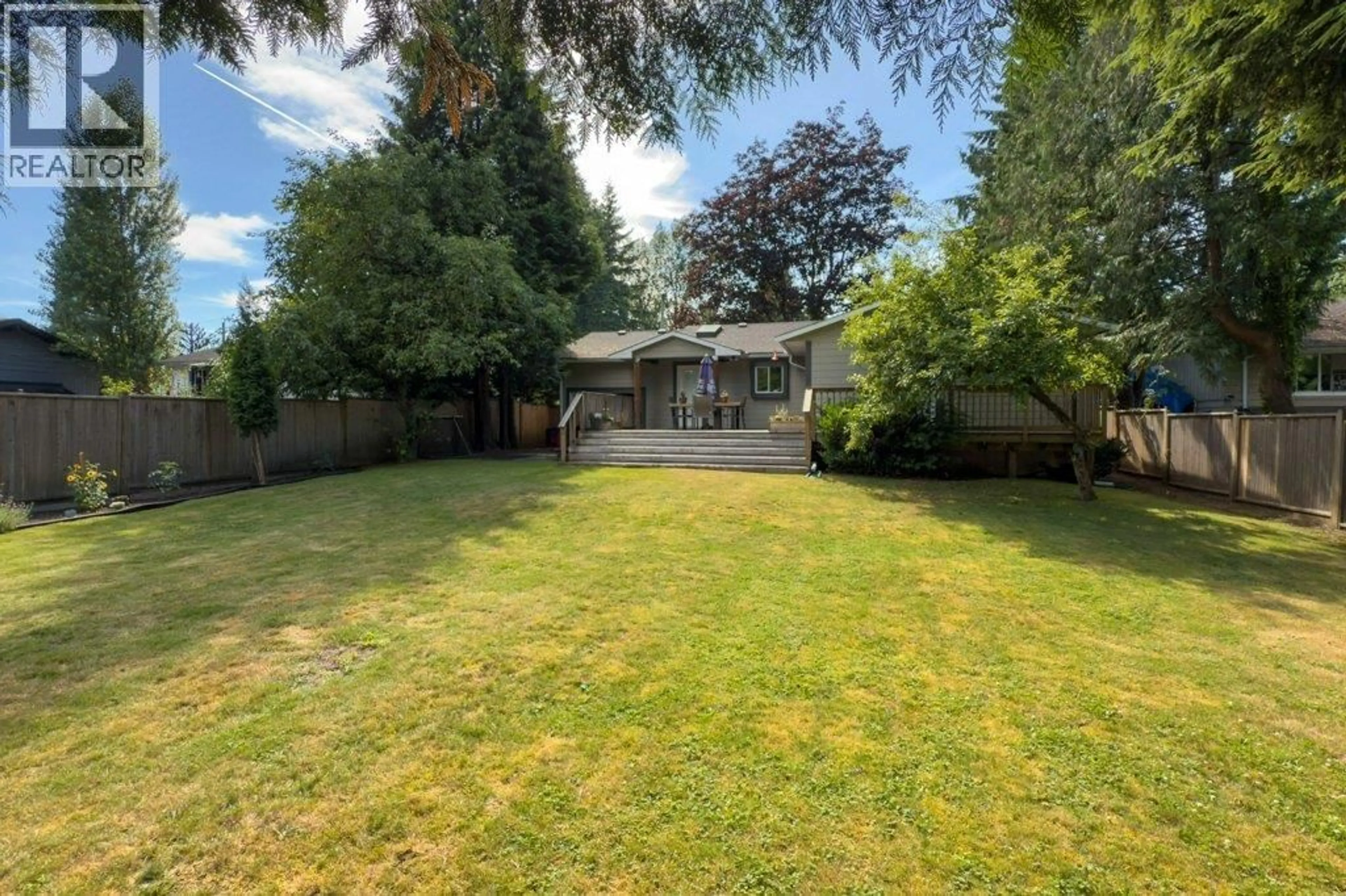 A pic from outside/outdoor area/front of a property/back of a property/a pic from drone, unknown for 12060 208 STREET, Maple Ridge British Columbia V2X4W8