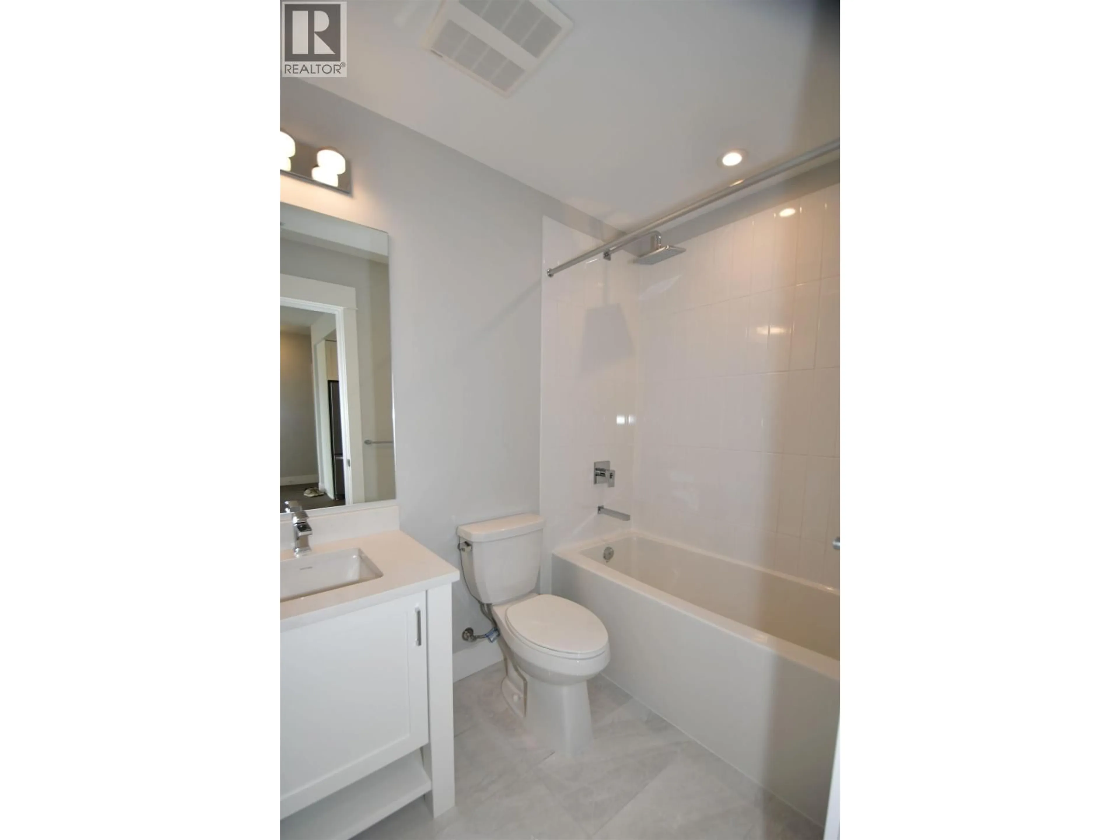 Standard bathroom, ceramic/tile floor for 4607 - 2180 KELLY AVENUE, Port Coquitlam British Columbia V3C0L1