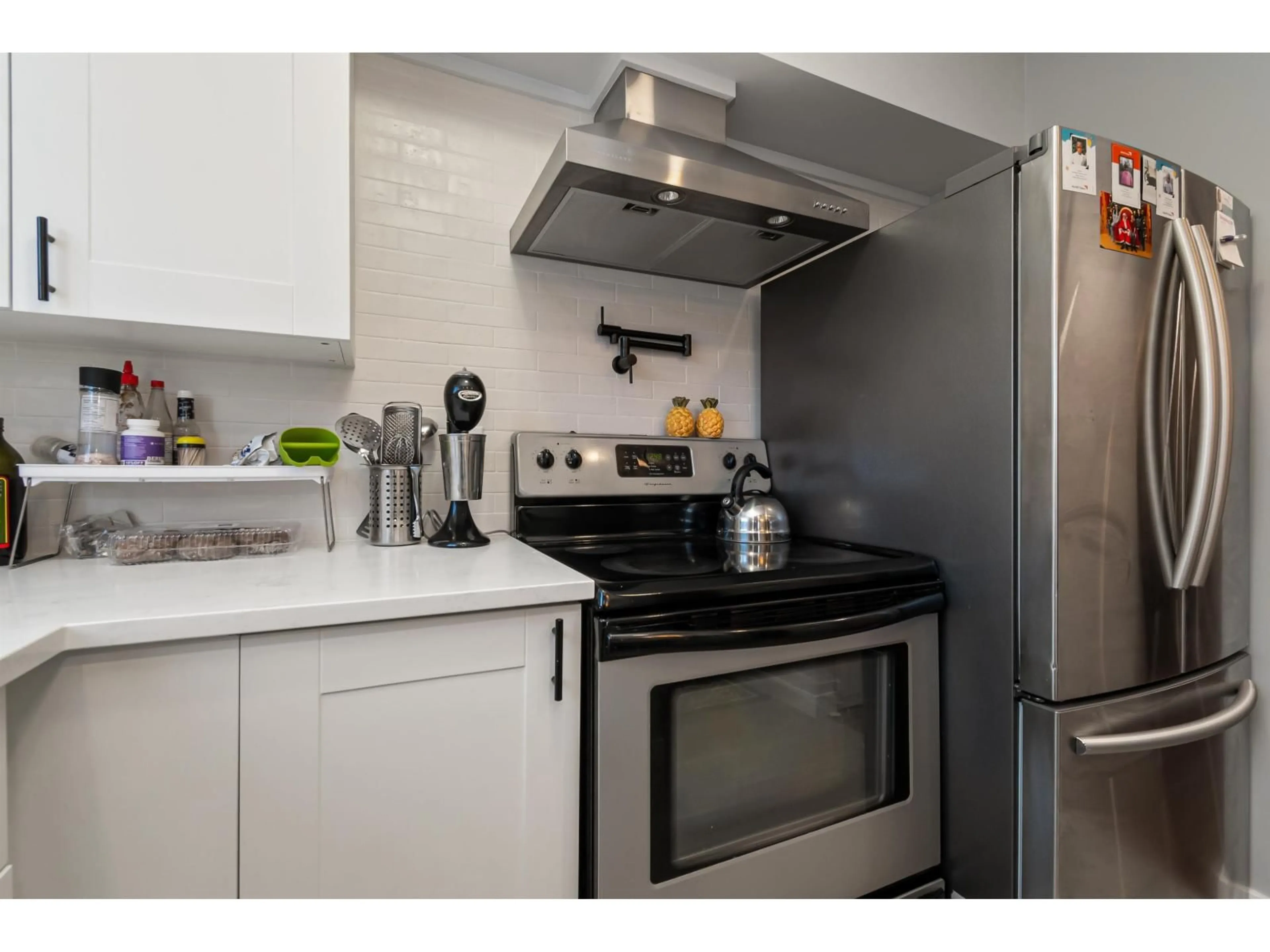 Standard kitchen, unknown for 104 - 9516 ROTARY STREET, Chilliwack British Columbia V2P2W5