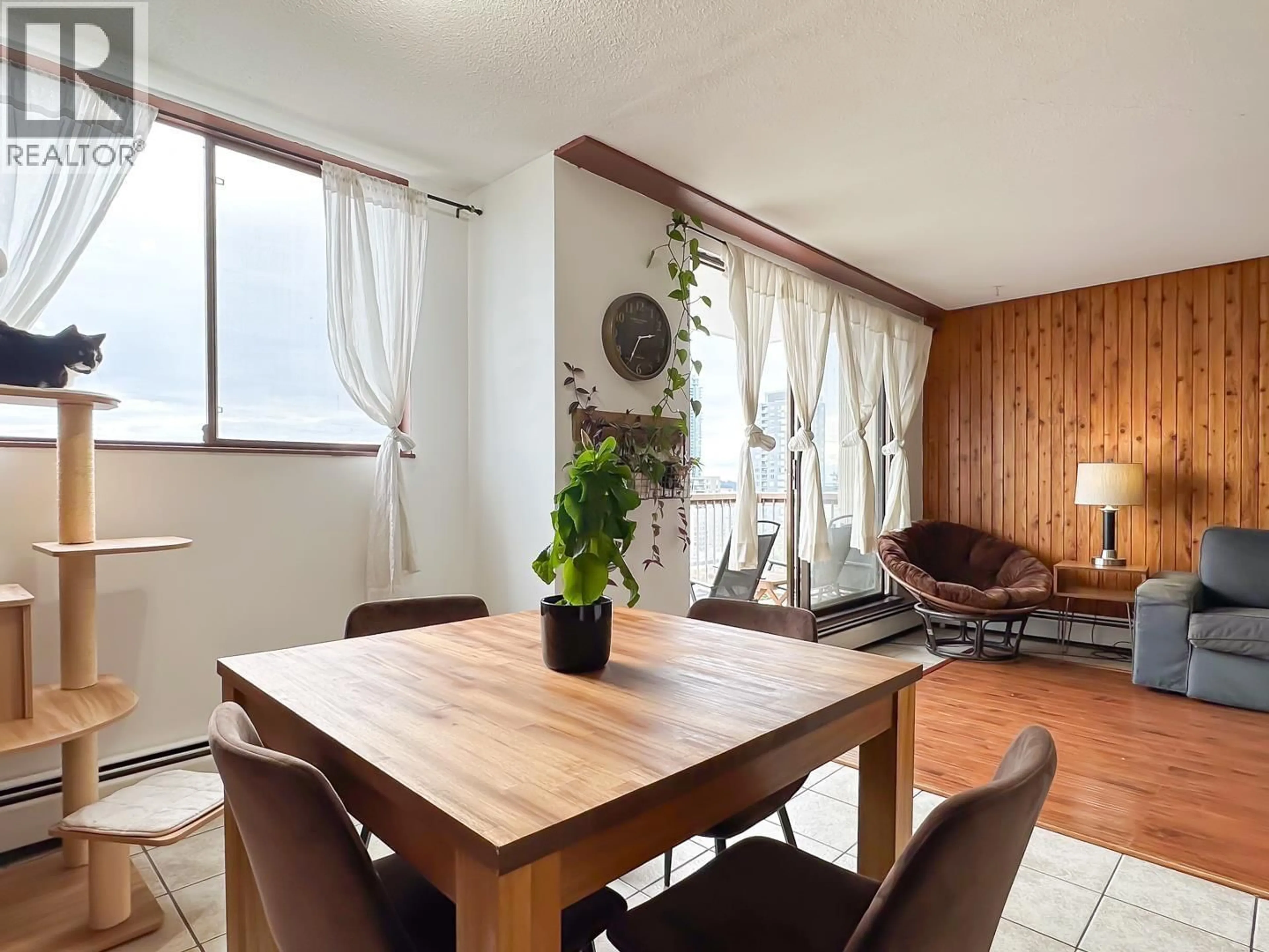 Dining room, wood/laminate floor for 502 - 320 ROYAL AVENUE, New Westminster British Columbia V3L5C6